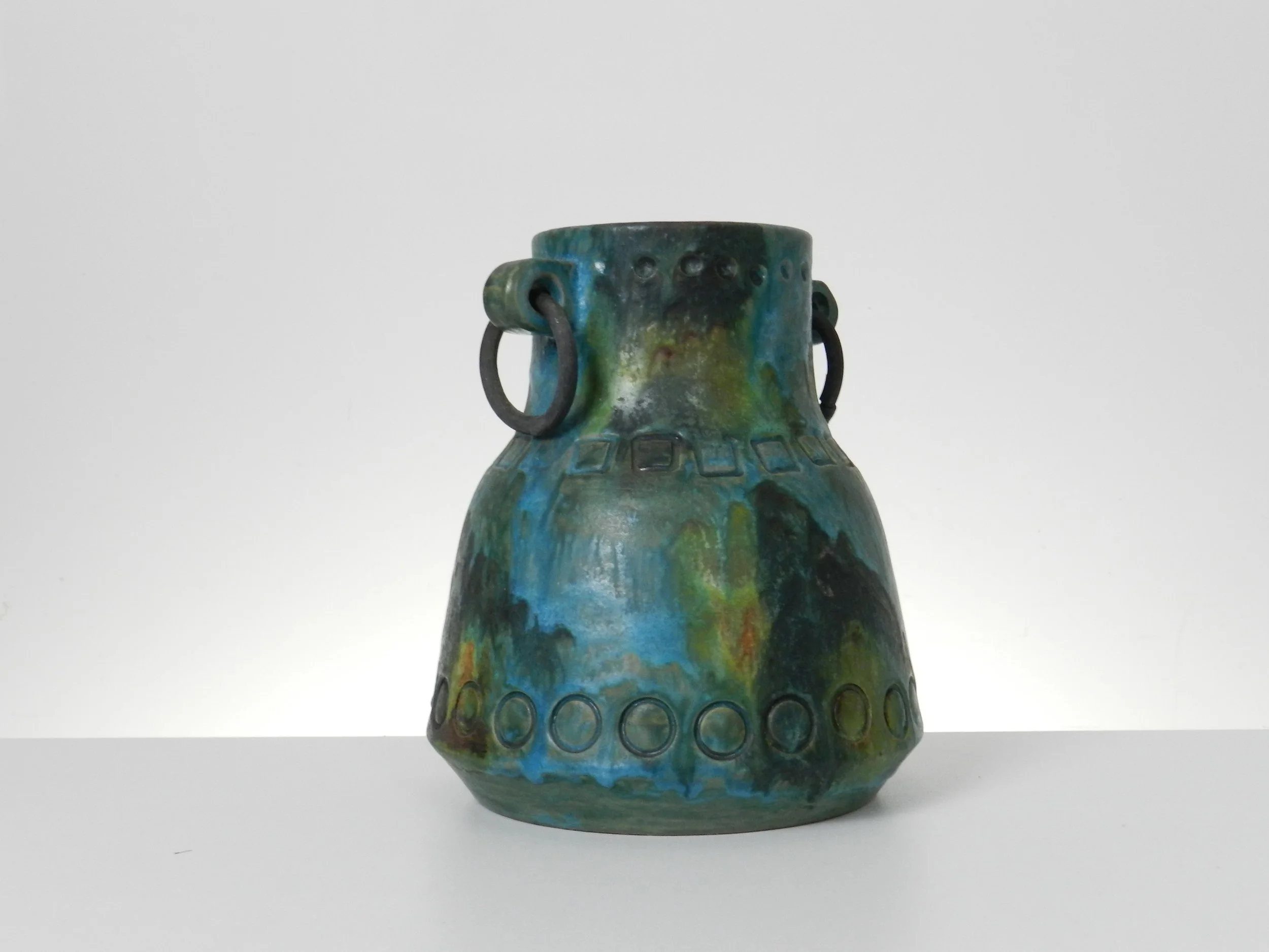 Mid century ceramic ‘Sea Garden’ vase designed by Alvino Bagni for Raymor.  Italy, 1960s.