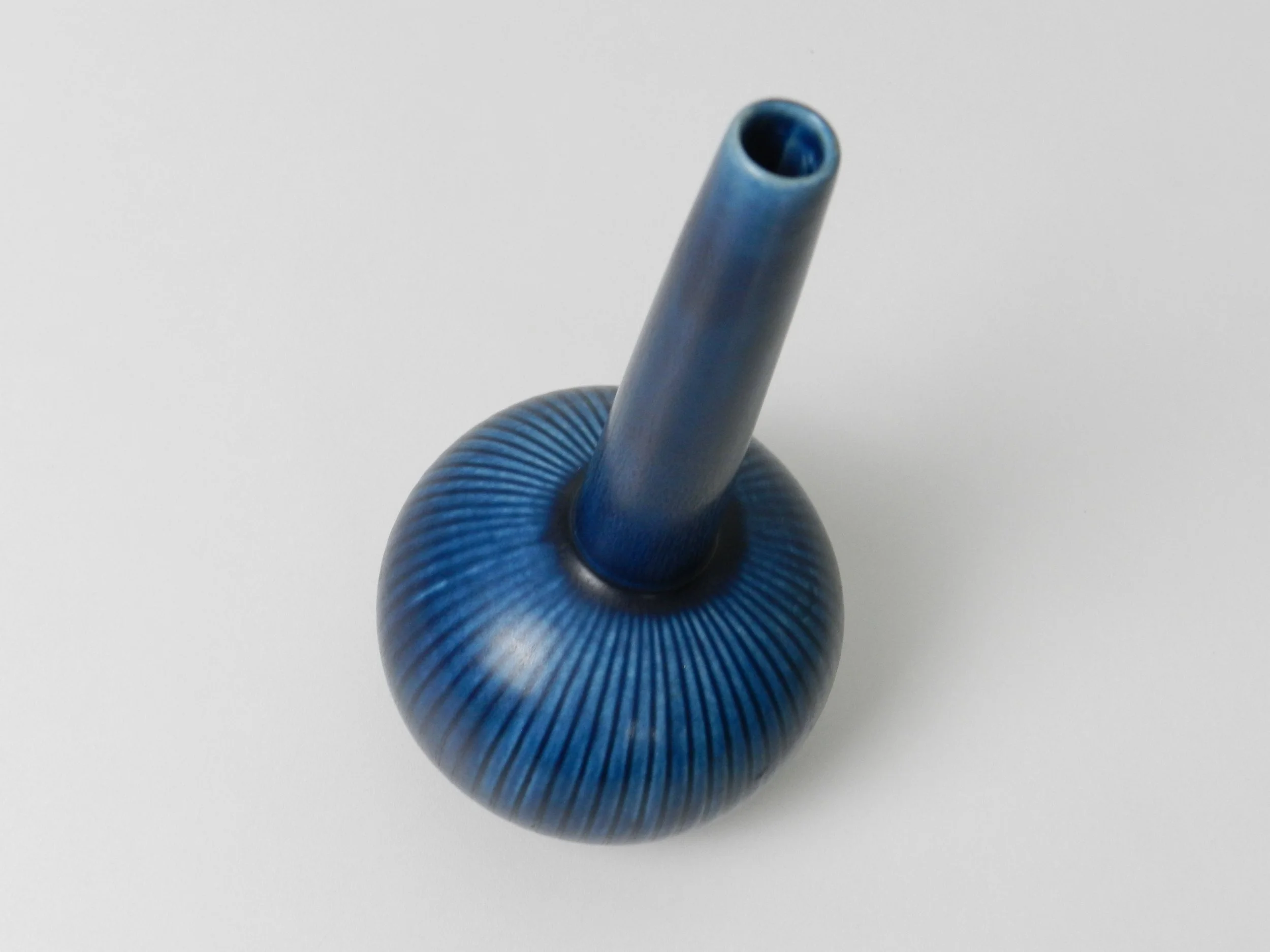 Ceramic “Ritzi” vase designed by Gunnar Nylund for Rorstrand.  Sweden, 1960s.