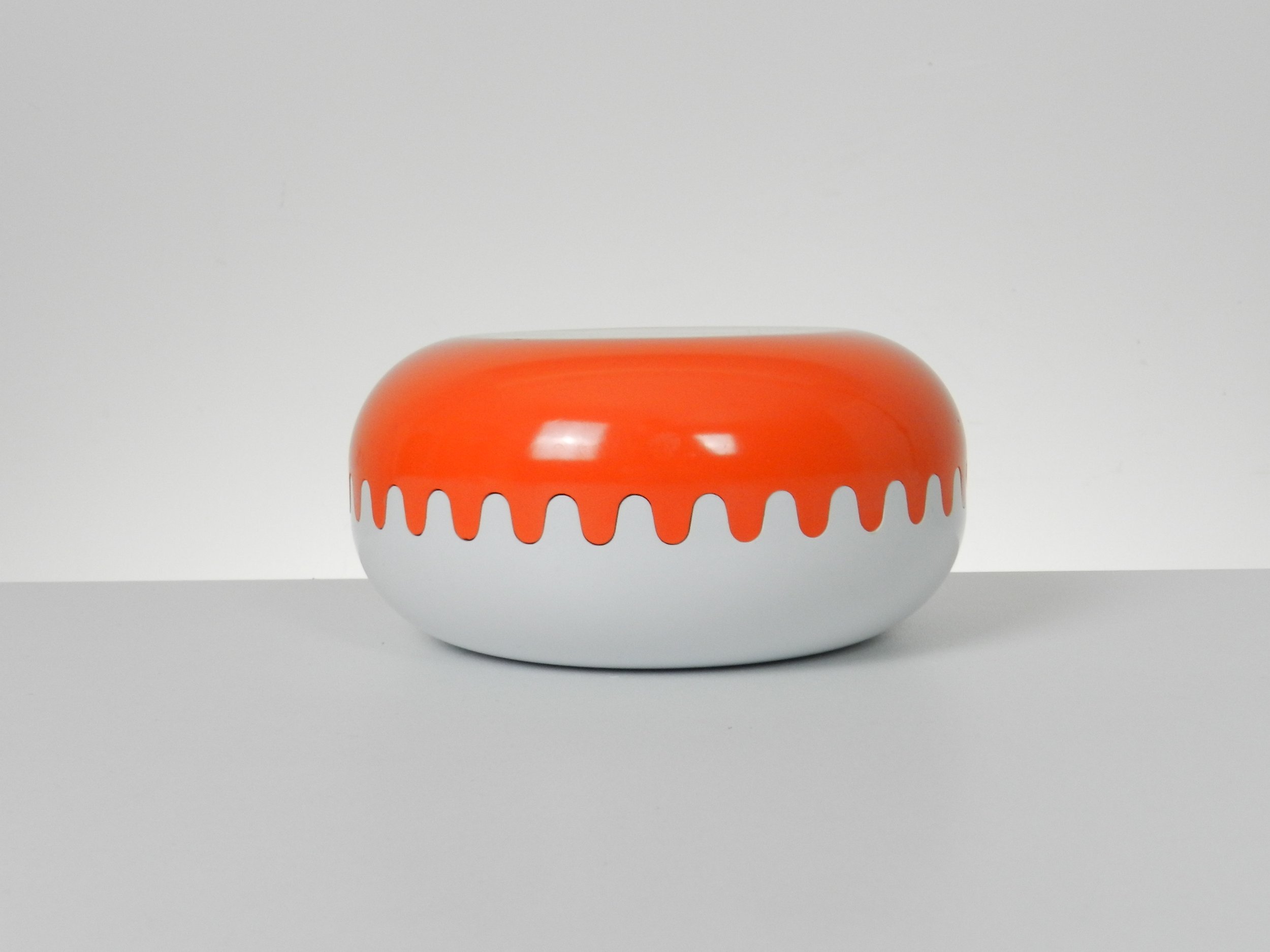 Vintage melamine ‘Clam’ container/ashtrays designed by Alan Fletcher for Pentagram.  Italy, 1972