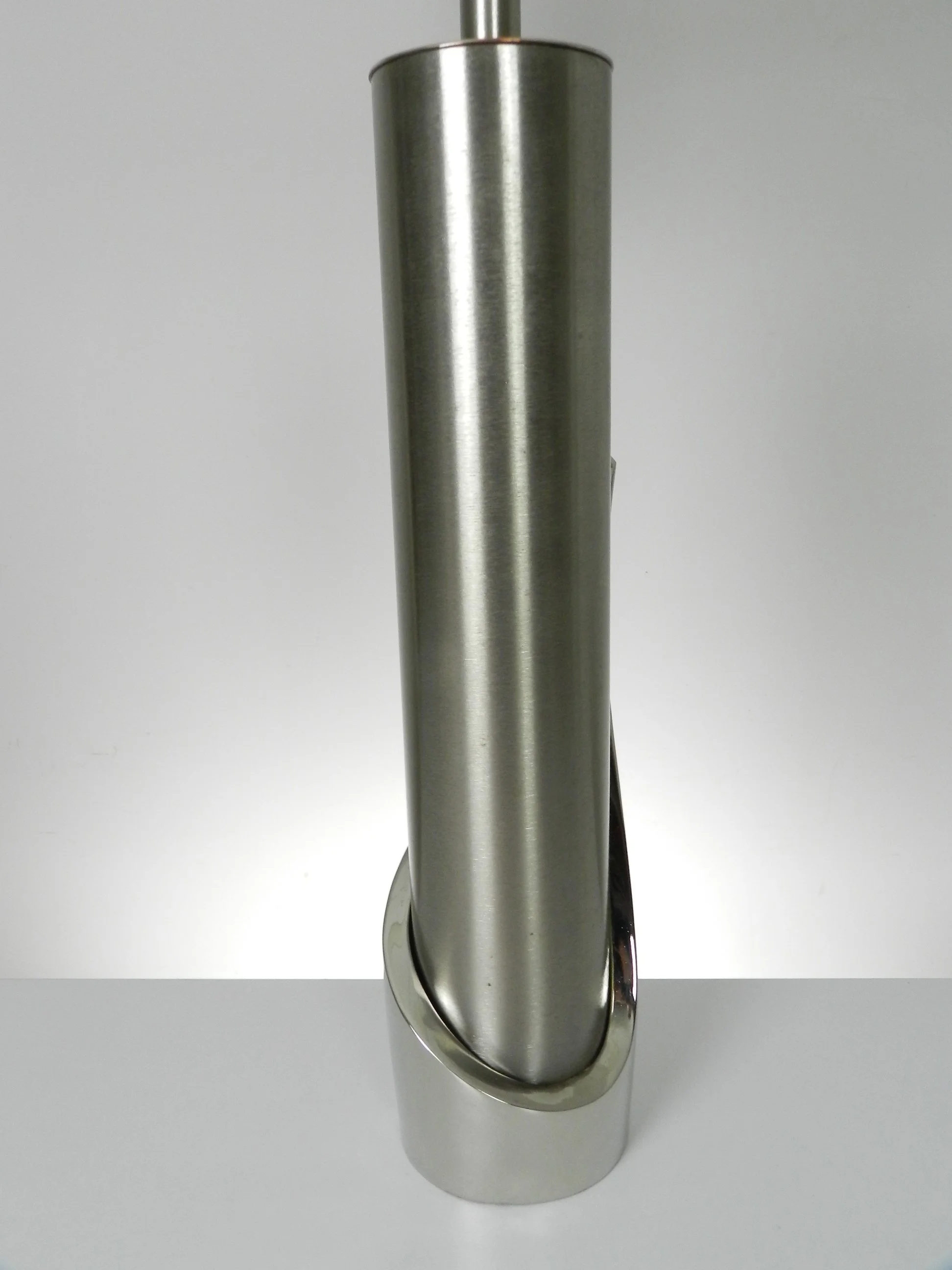 Tall mid century modern lamp by Laurel Lamp Co.  USA, 1960s.