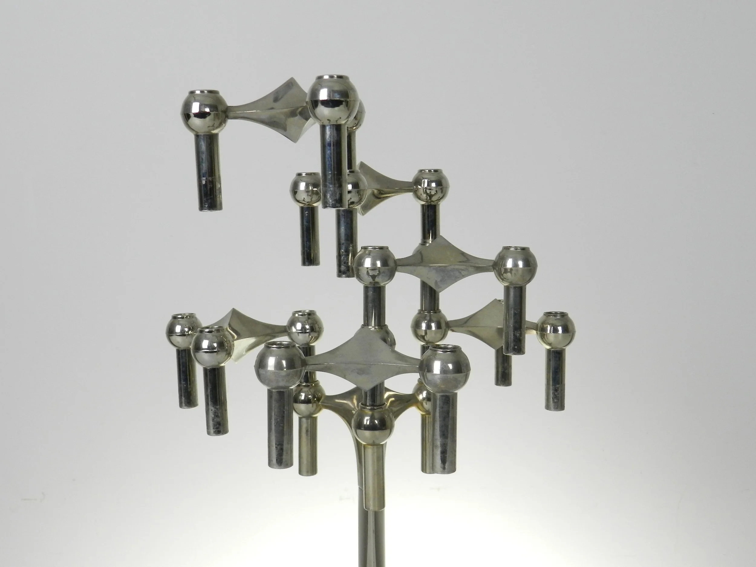 Set of 6 chrome modular Nagel candle holders with stand designed by Fritz Nagel and Ceasar Stoffi.  Germany, 1970s.