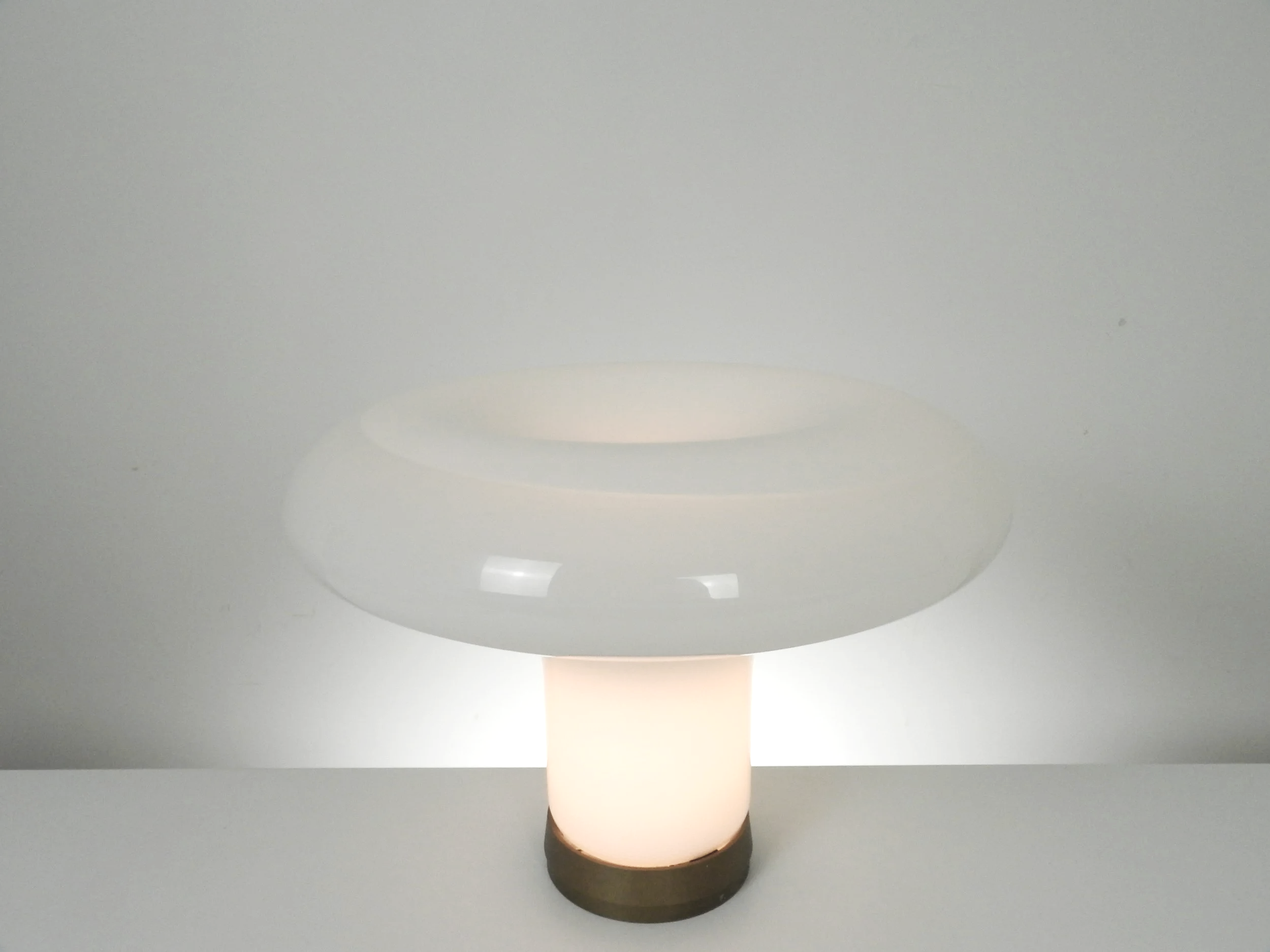 Lesbo lamp designed by Angelo Mangiarotto for Artemide. hand blown opal Murano glass on aluminum base.  Italy, design year 1967