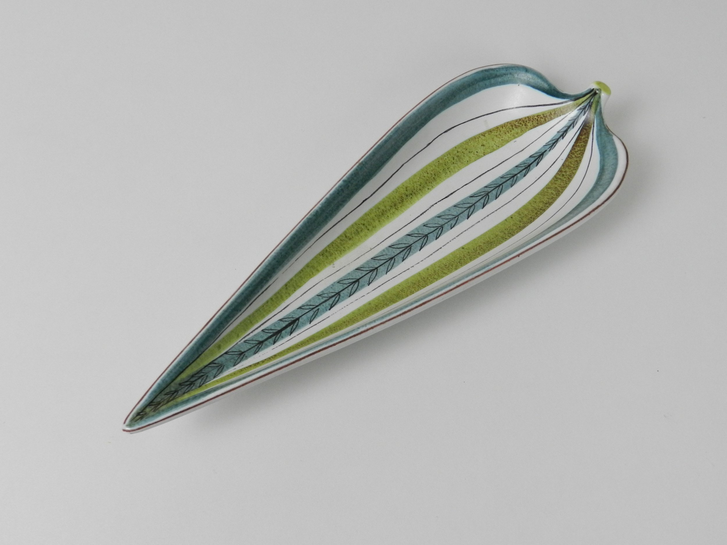 Ceramic faience dish designed Stig Lindberg for Gustavsberg.  Sweden, 1950s.