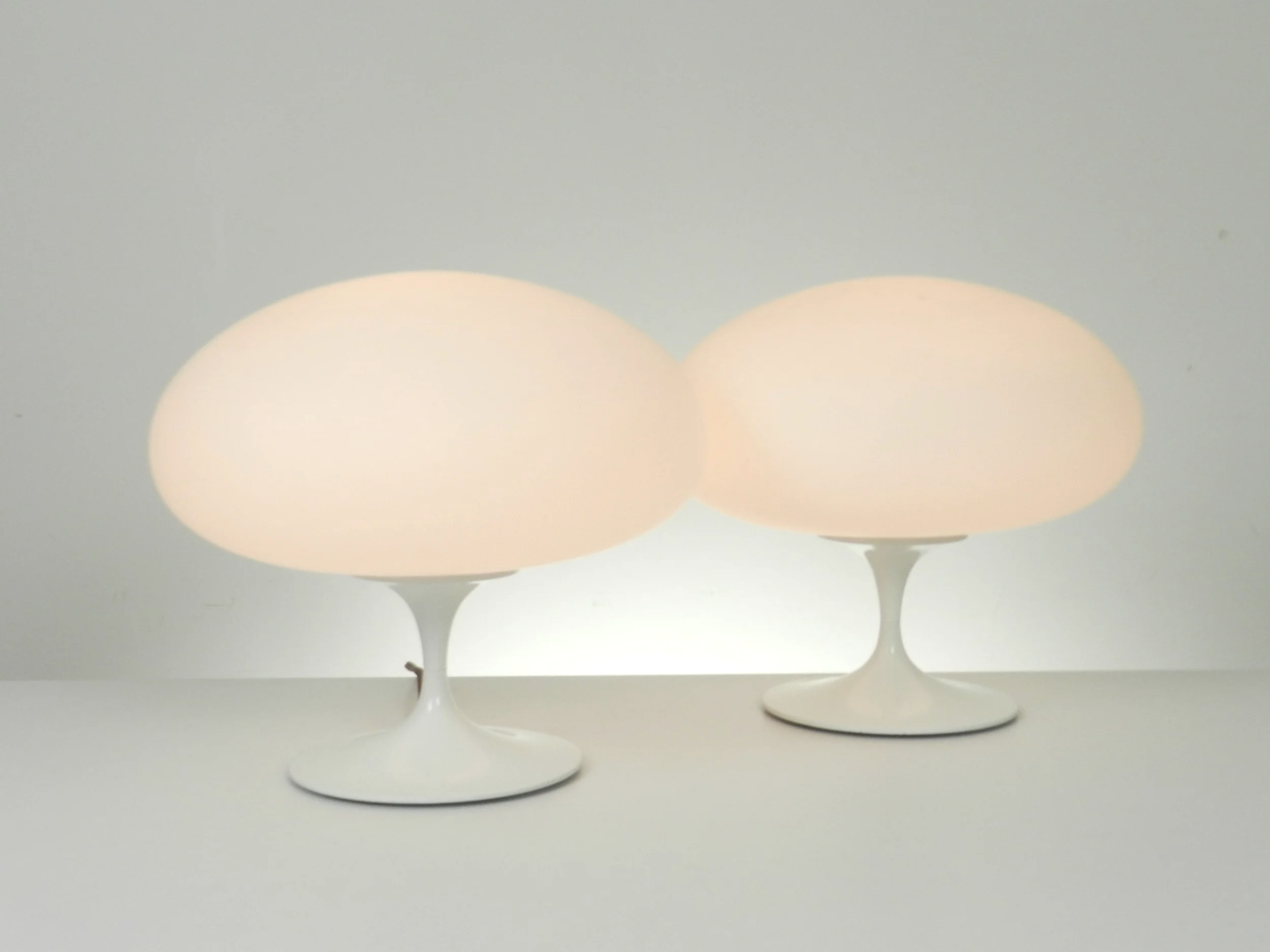Pair of vintage mushroom lamp in cast metal with opaline glass shades by Laurel Lamp Co.  USA, 1960s.