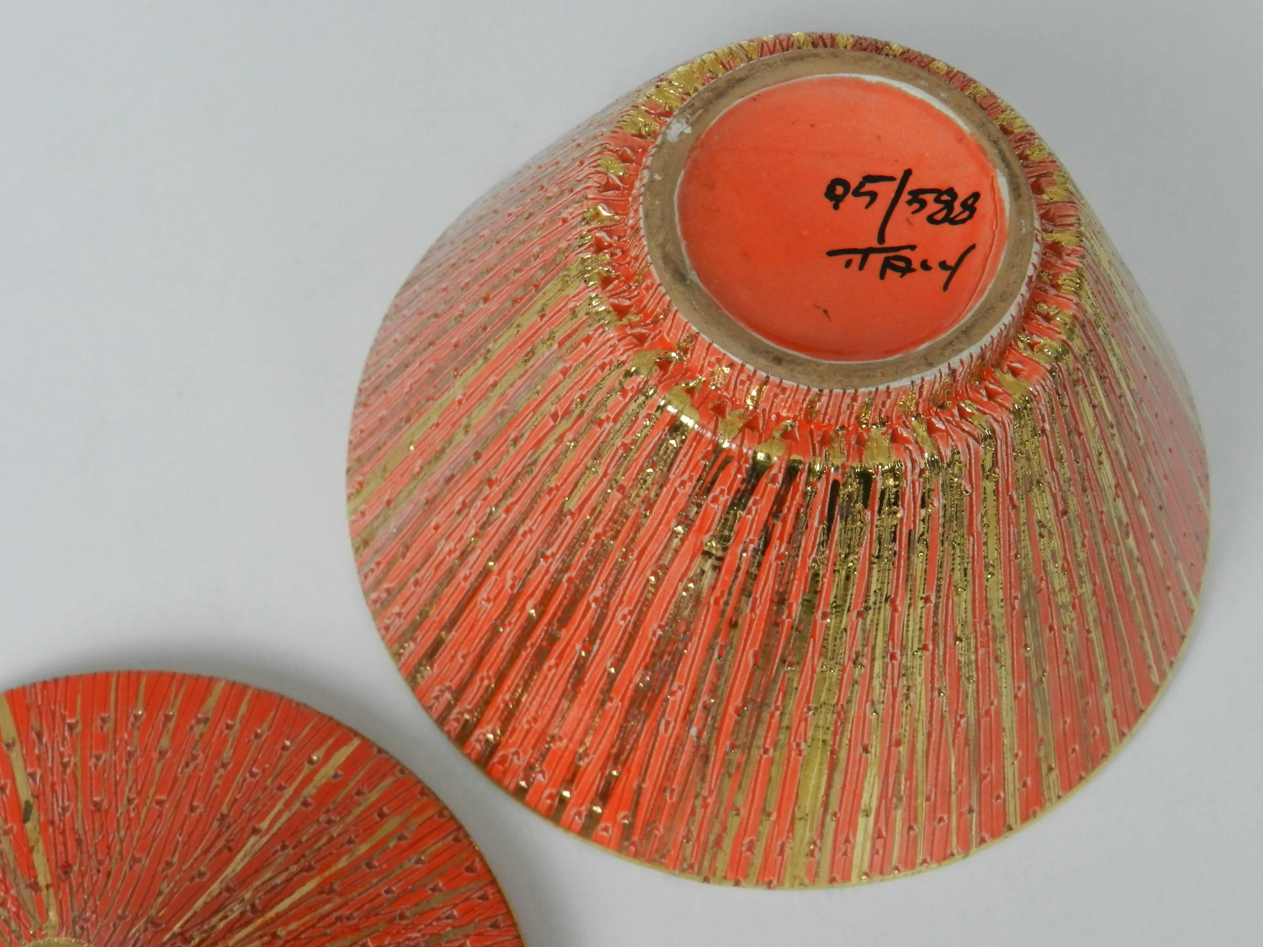 Ceramic ‘Seta’ covered bowl designed by Aldo Londi for Bitossi.  Italy, 1960s.