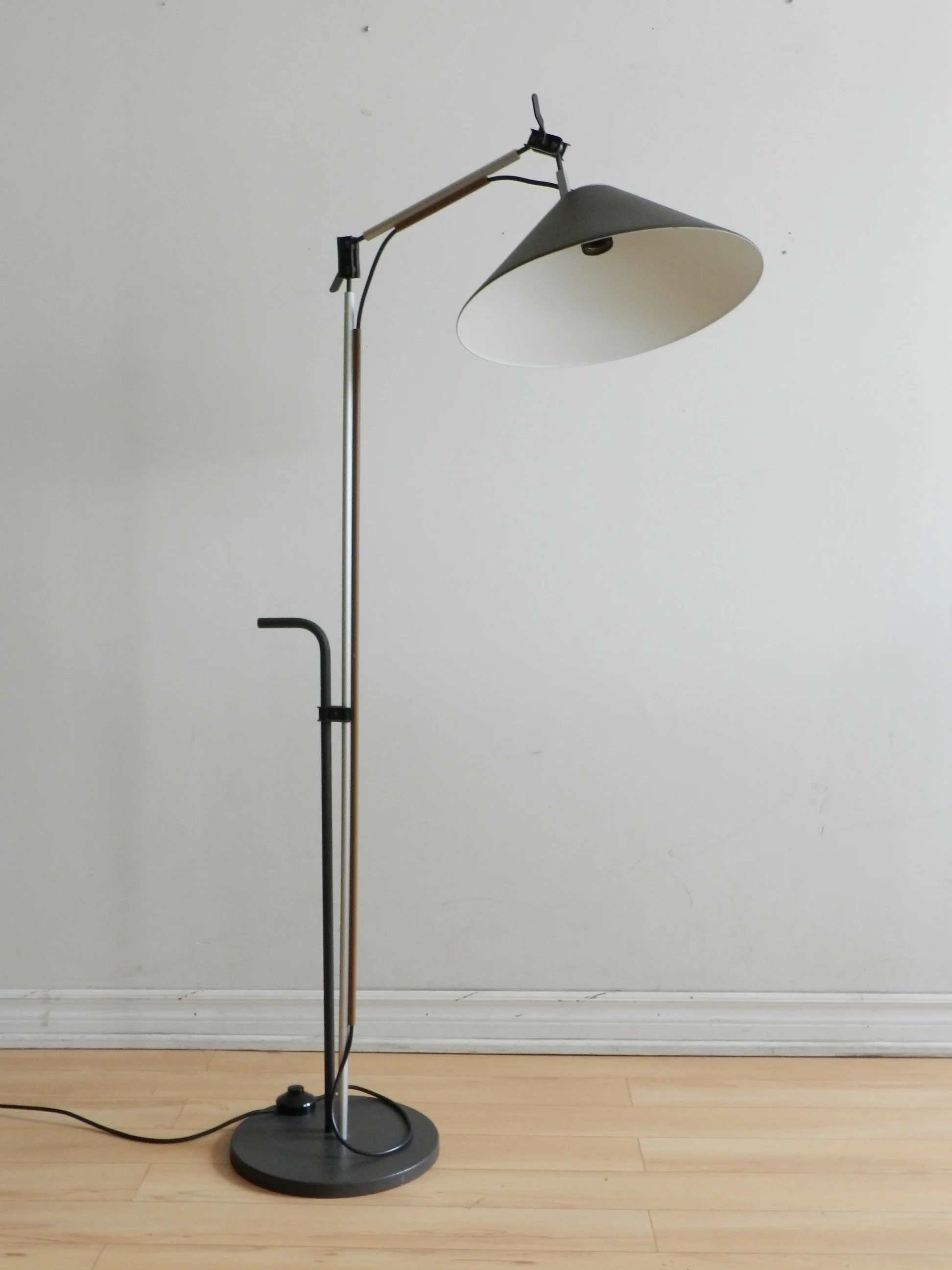 Aggregato adjustable floor lamp designed by Enzo Mari and Giancarlo Fassina for Artemide.  Italy, 1970s.