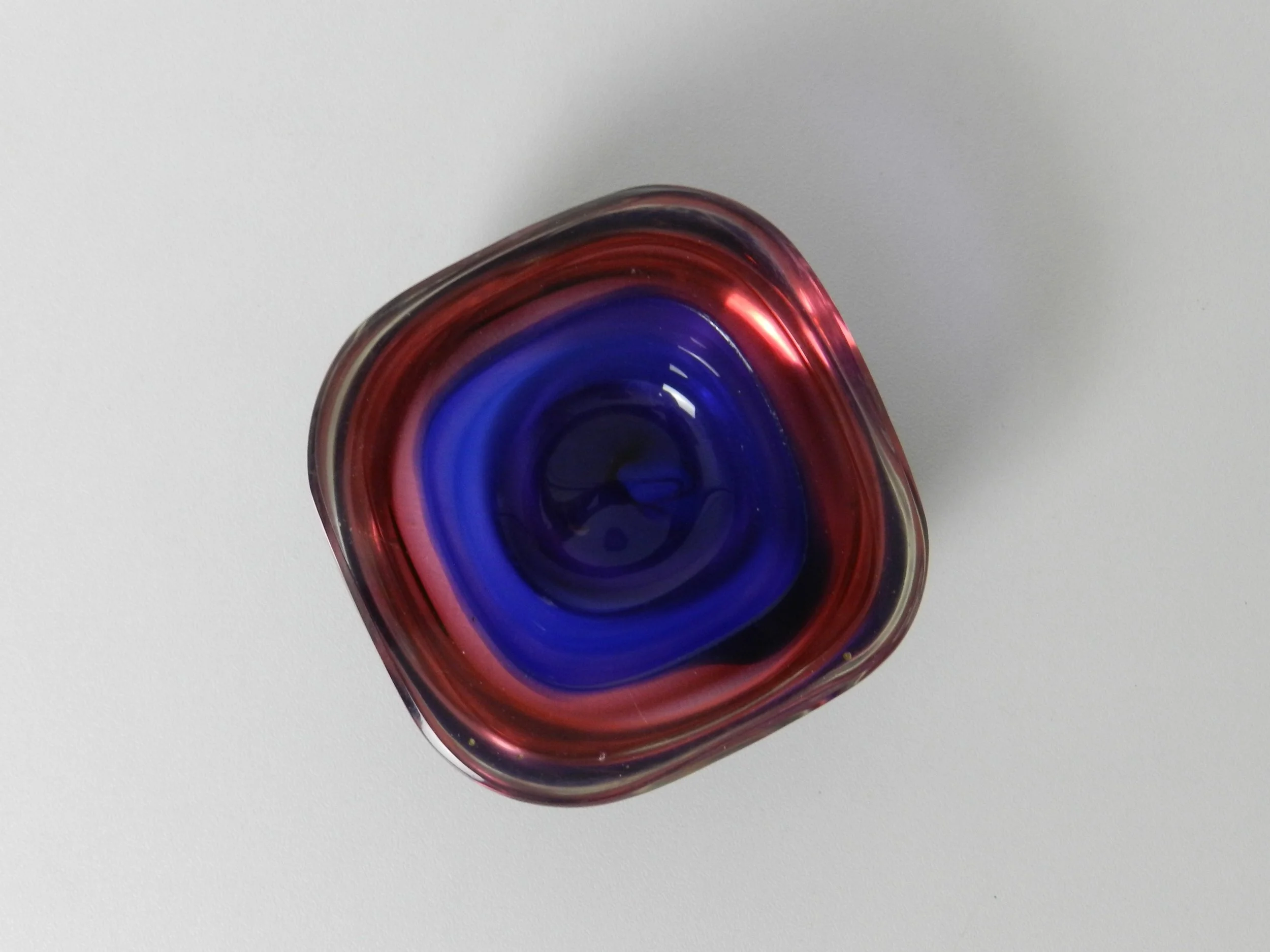 Small mid century Murano glass bowl.  Italy, 1960s.