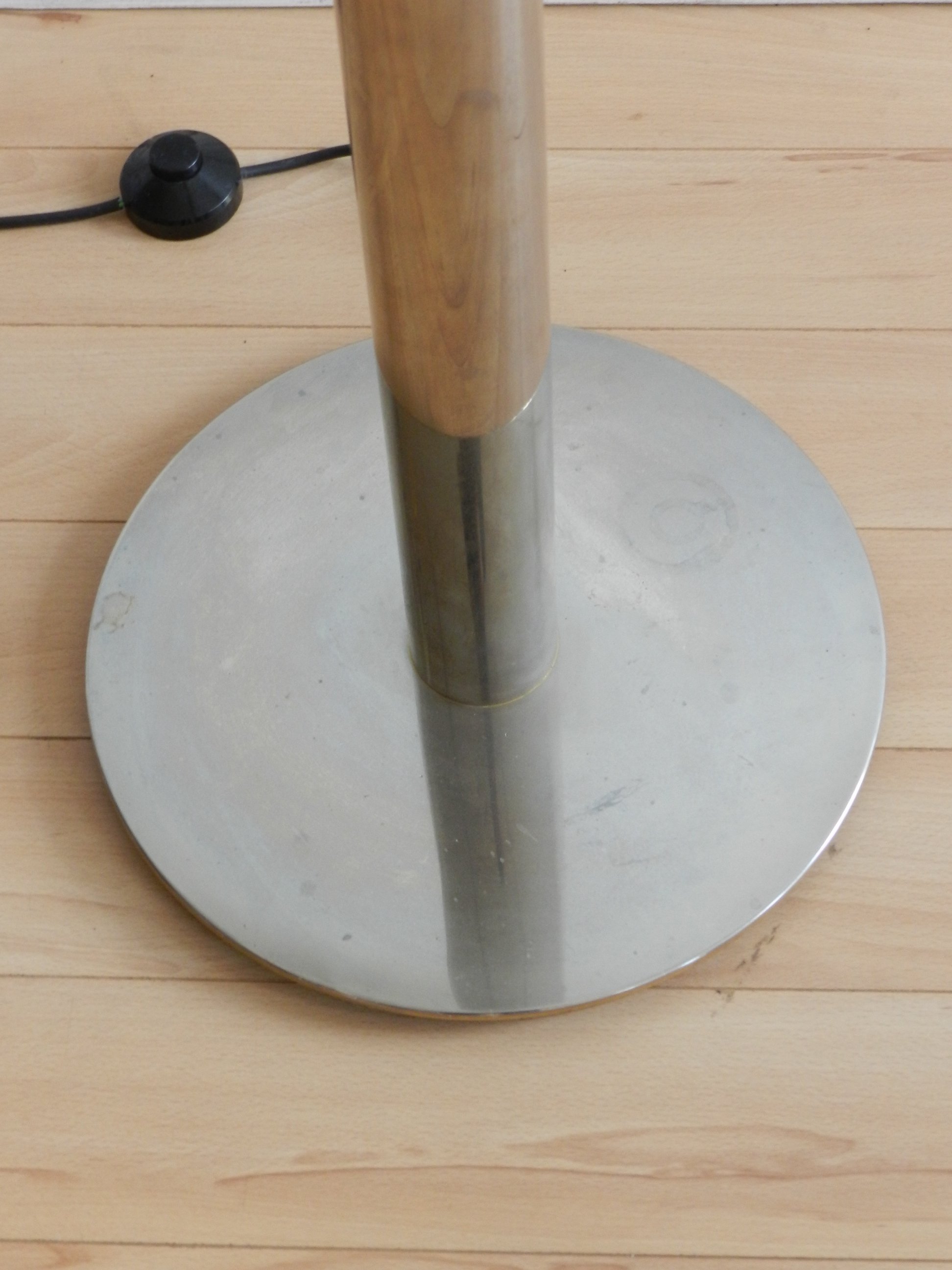 Pair of large modernist floor lamp attributed to Franco Albini, Franca Helg and Antonio Piva fir Sirrah. Italy, 1970s.