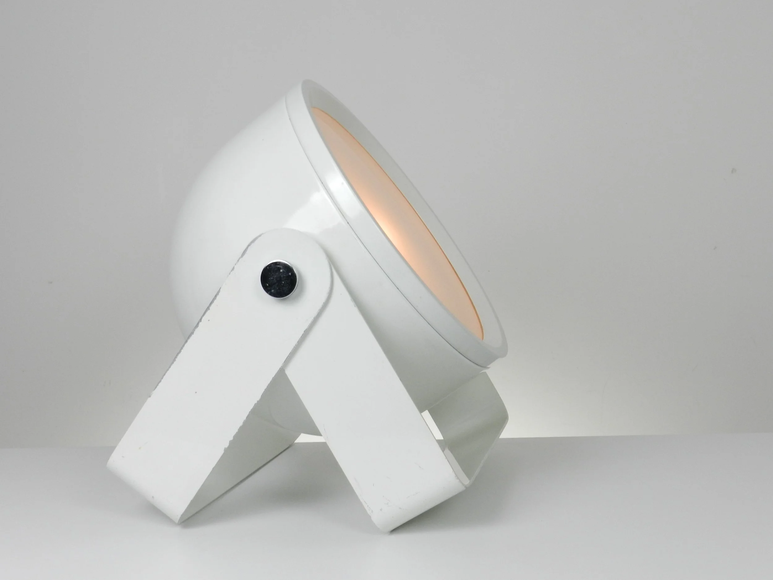 DRare large scale space age lamp by Targetti Sankey. Enameled metal and glass.  Italy, 1970s.