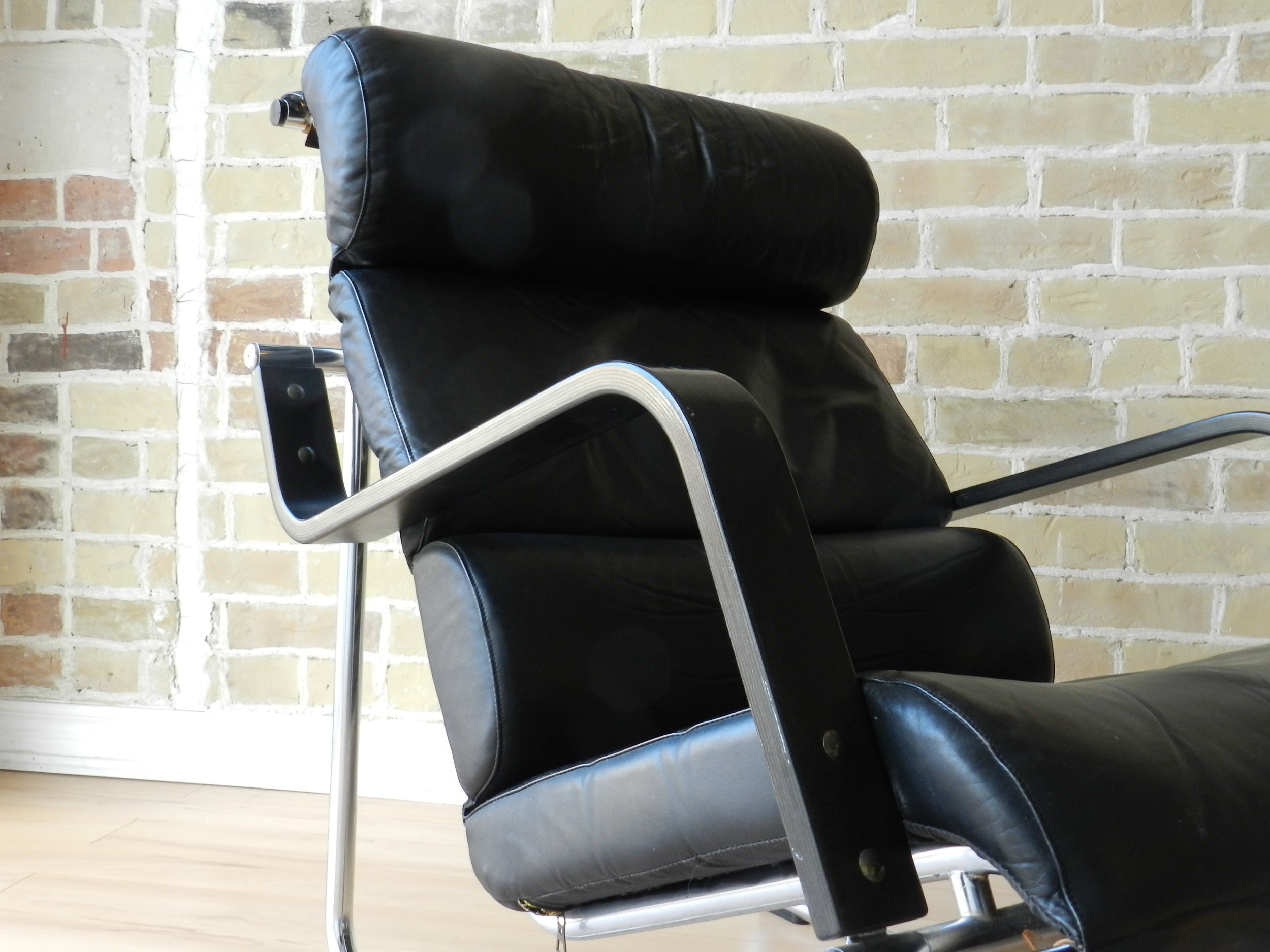 “Remmi” lounge chair and ottoman designed by Yrjo Kukkapuro for Avarte.  Finland, 1970s.