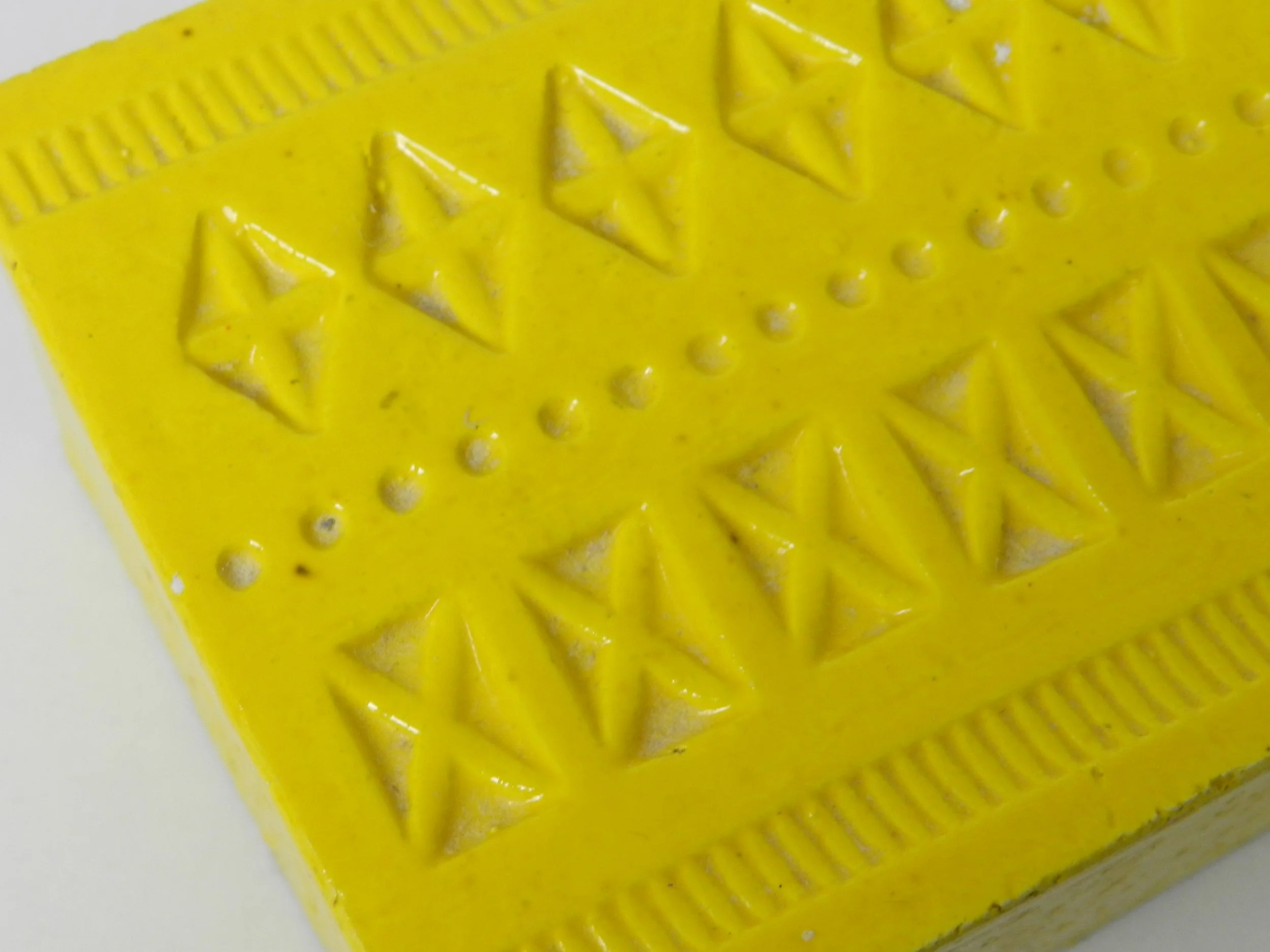 Ceramic box by Aldo Londo for Bitossi.  Italy, 1960s.