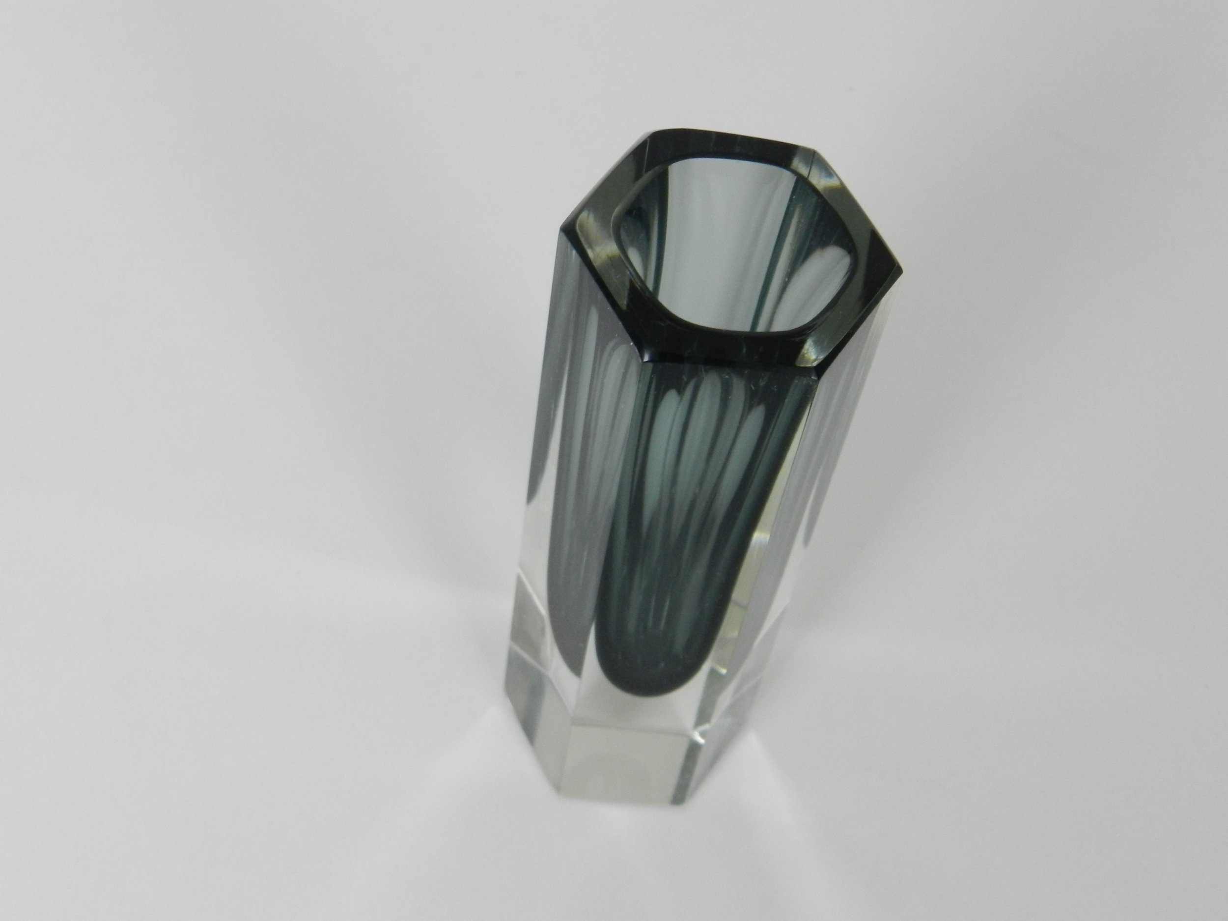 Murano glass Sommerso vase designed by Alessandro Mandruzzato.  Italy, 1970s.