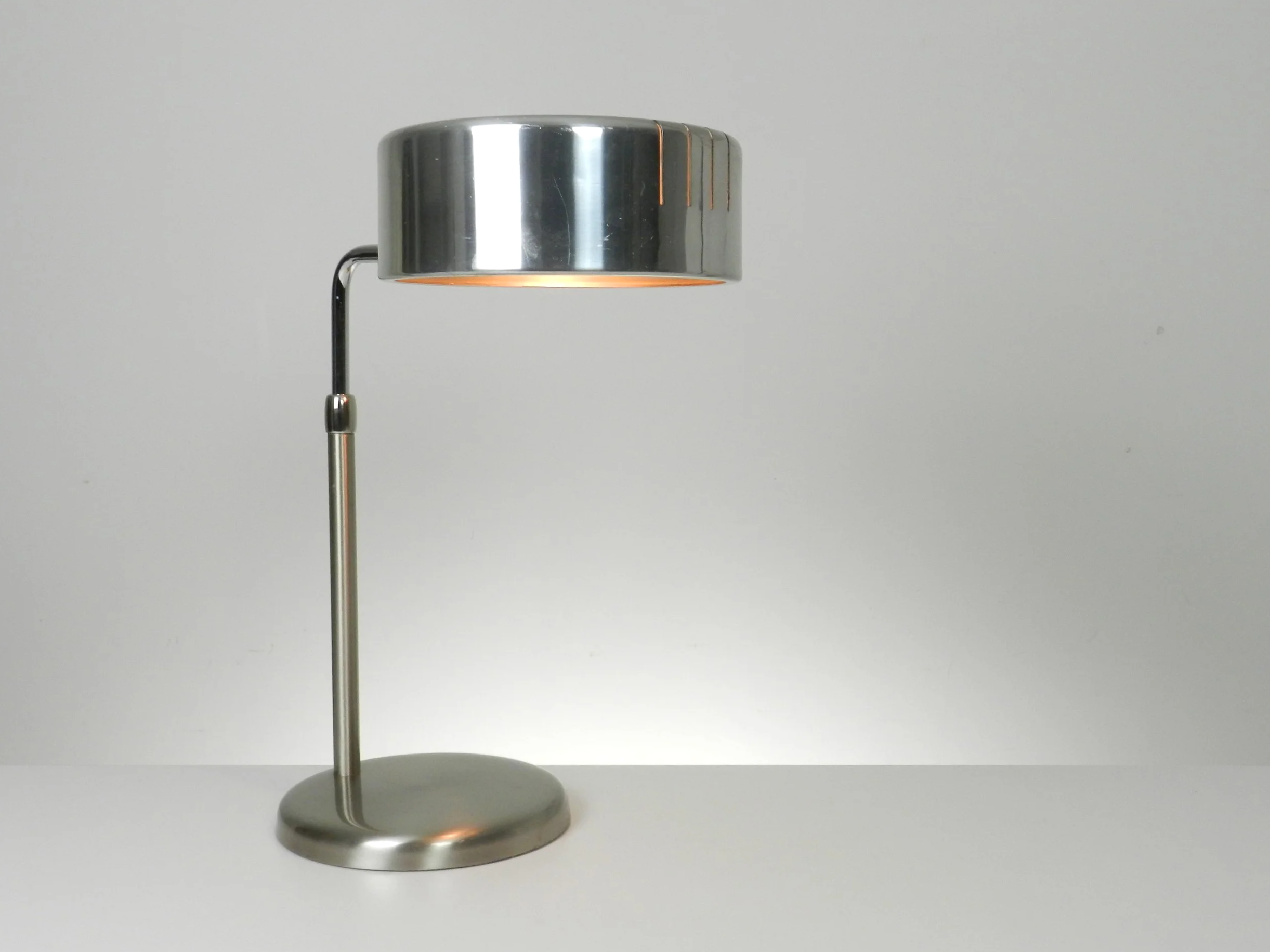Mid century modern desk lamp in chrome by Laurel Lamp Co.  USA, 1960s.