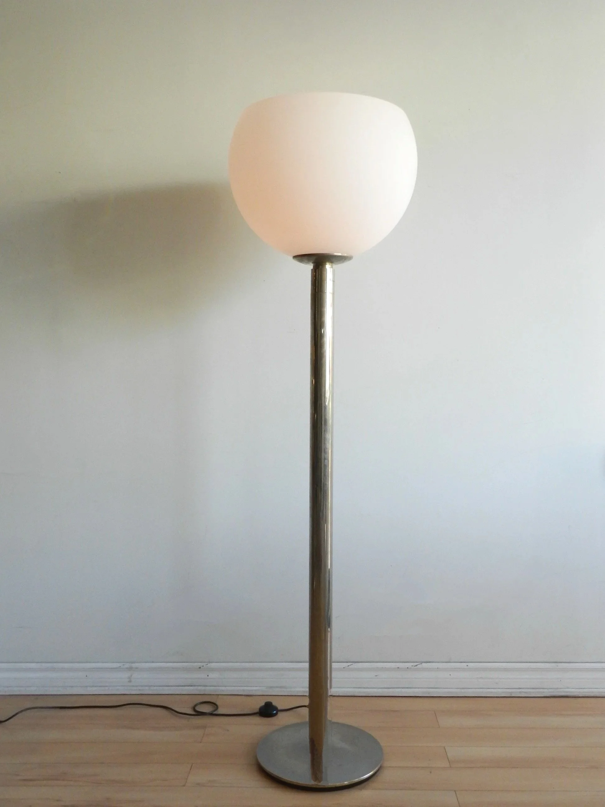Pair of large modernist floor lamp attributed to Franco Albini, Franca Helg and Antonio Piva fir Sirrah. Italy, 1970s.