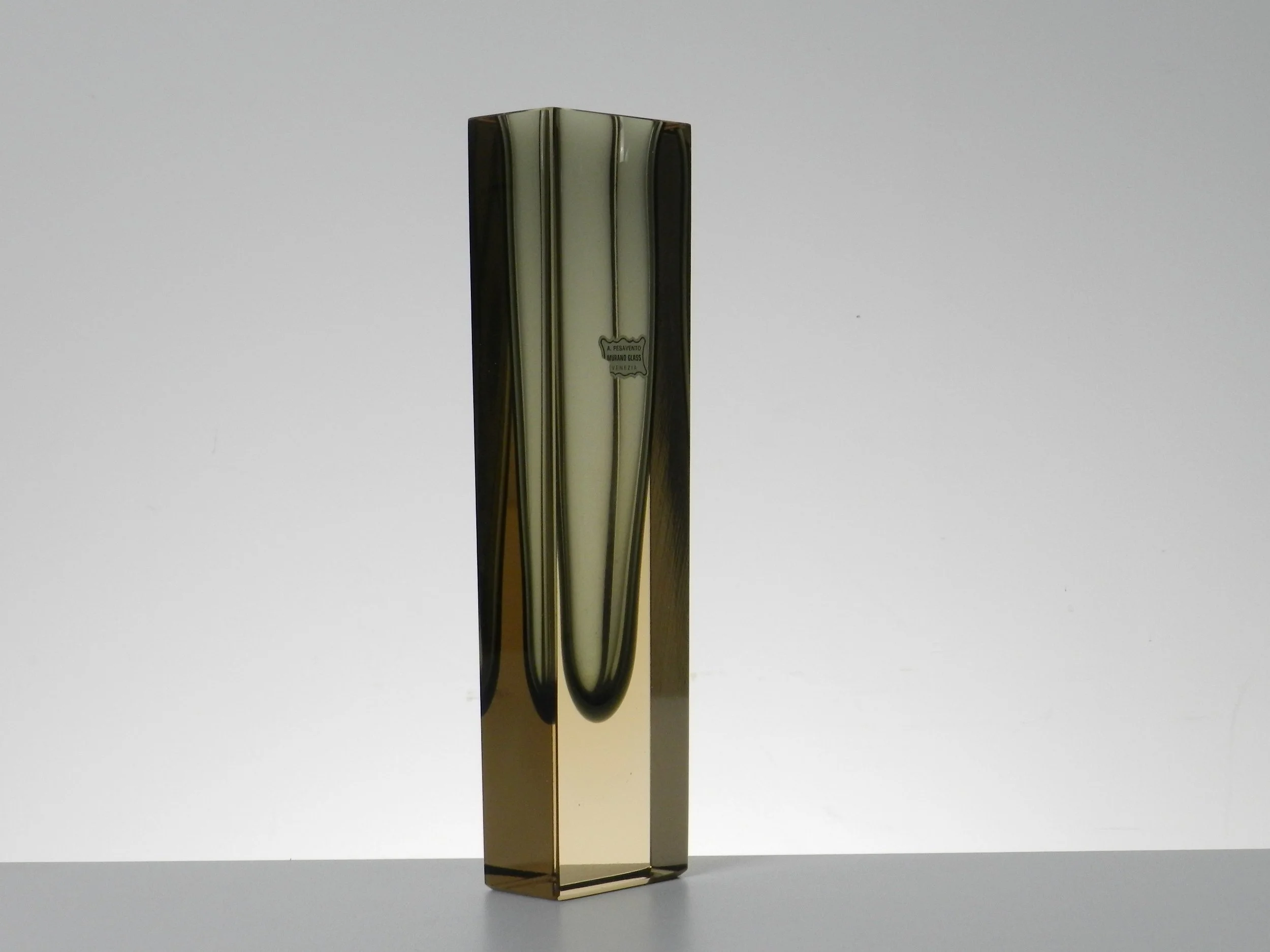 Murano glass Sommerso vase designed by Alessandro Mandruzzato.  Italy, 1970s.