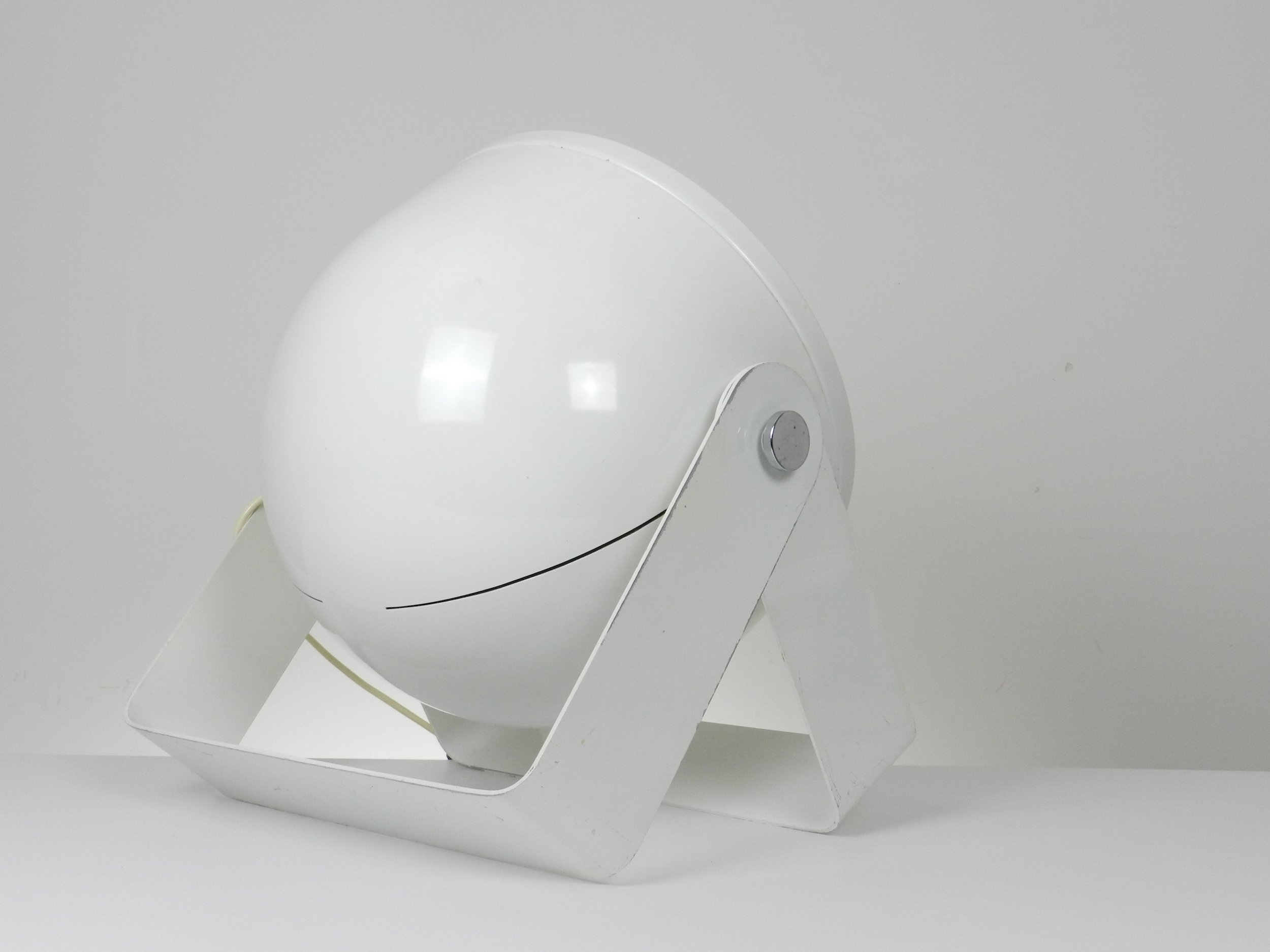 Rare large scale space age lamp by Targetti Sankey. Enameled metal and glass.  Italy, 1970s.
