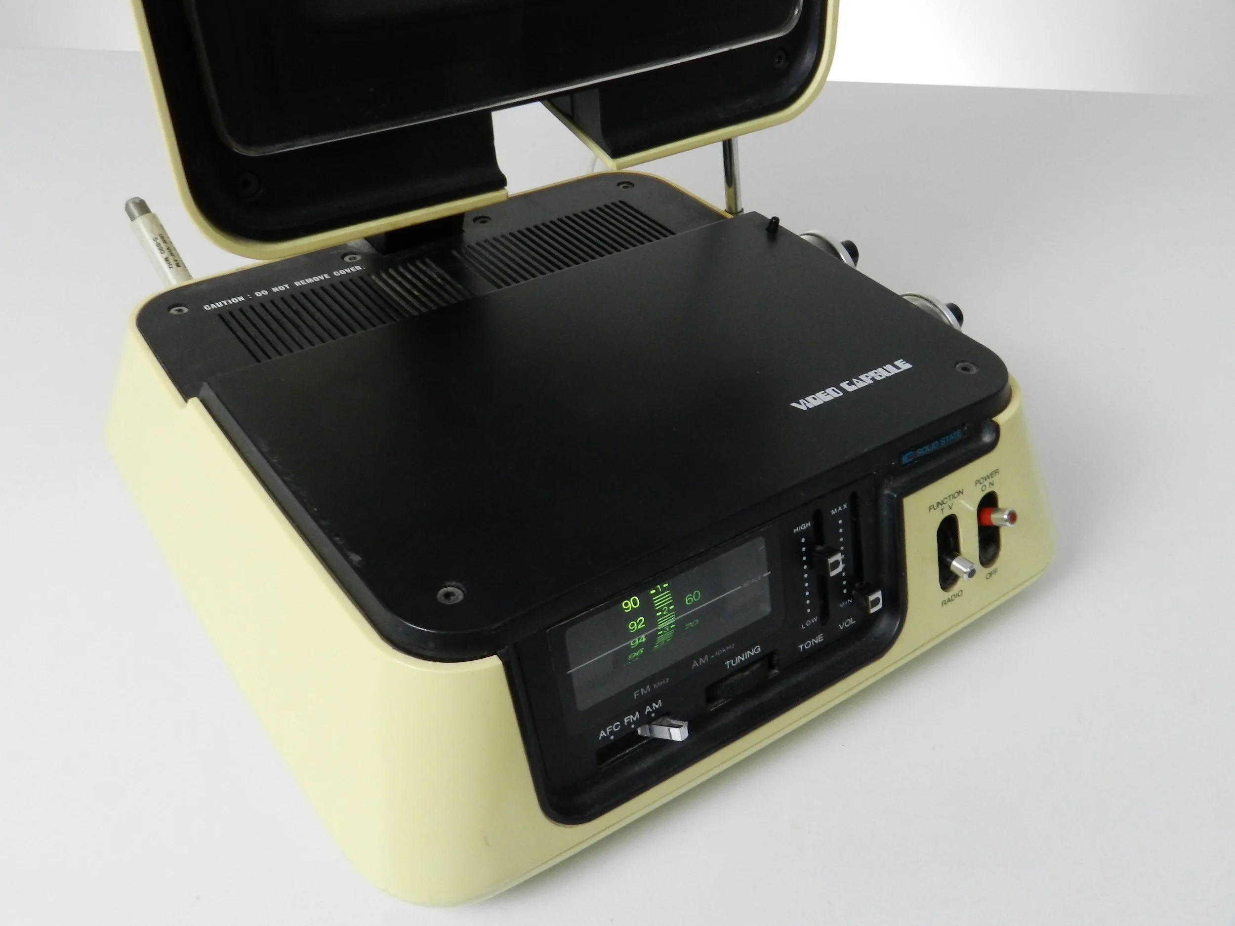 Space age “Video Capsule” TV / radio by JVC.  Japan, 1970s.