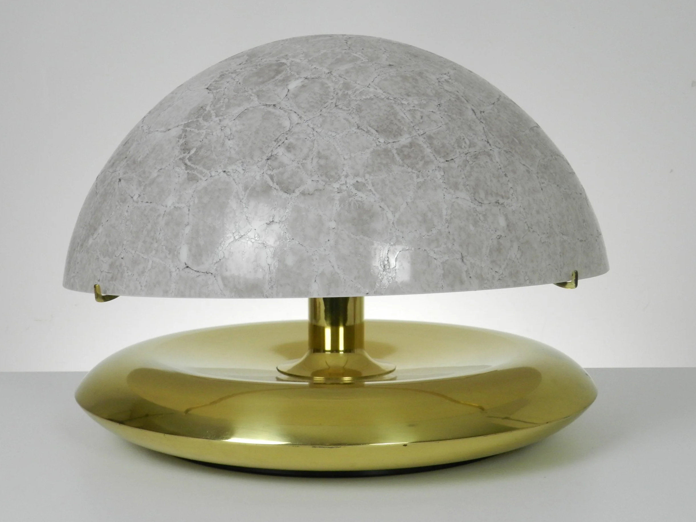 Murano glass lamp on brass base designed by Ludovico Diaz de Santillana for Venini.  Italy, 1970s.