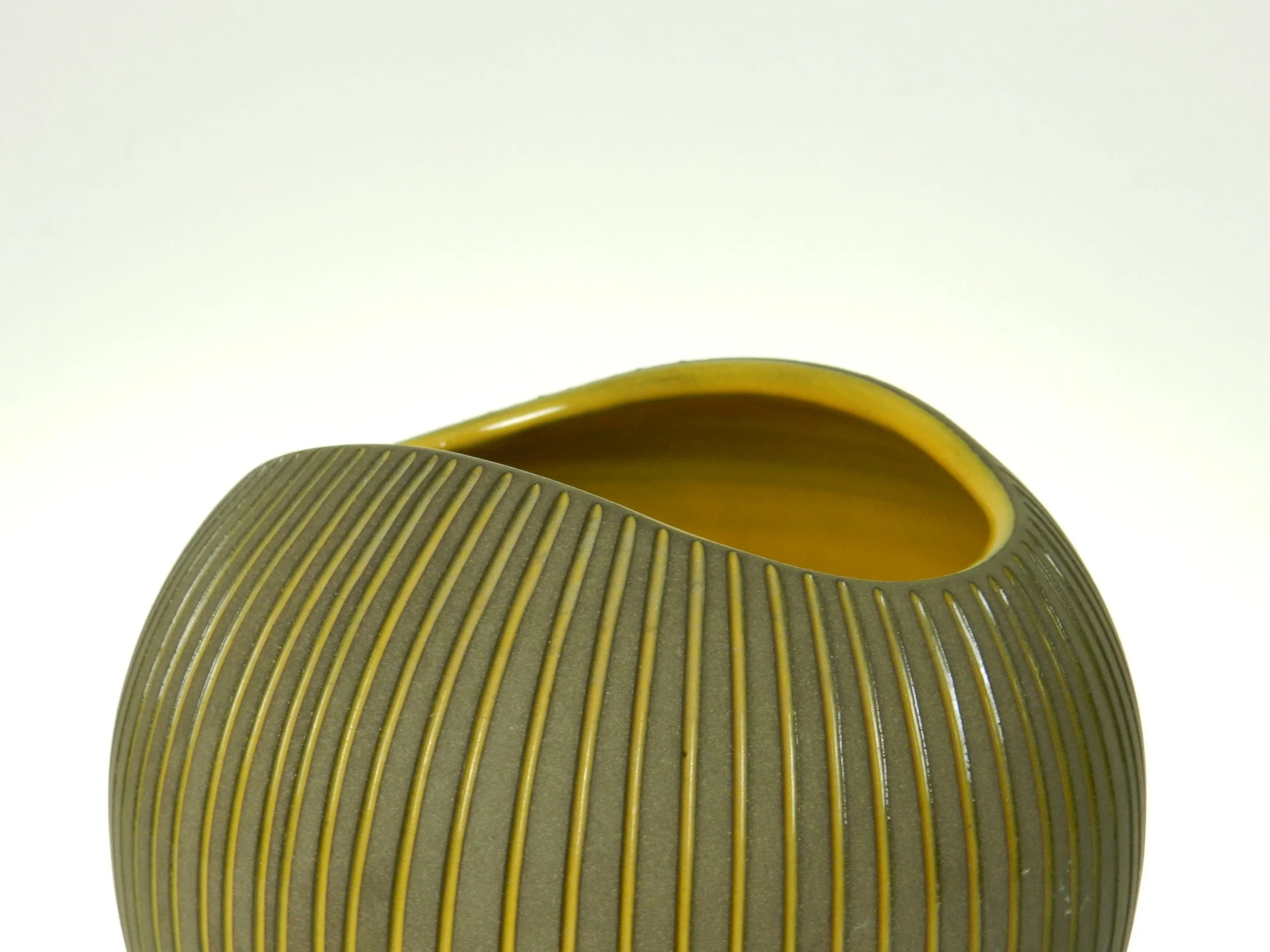 Kokos ceramic vase designed by Hjordis Oldfors for Upsala Ekeby.  Sweden, 1954.