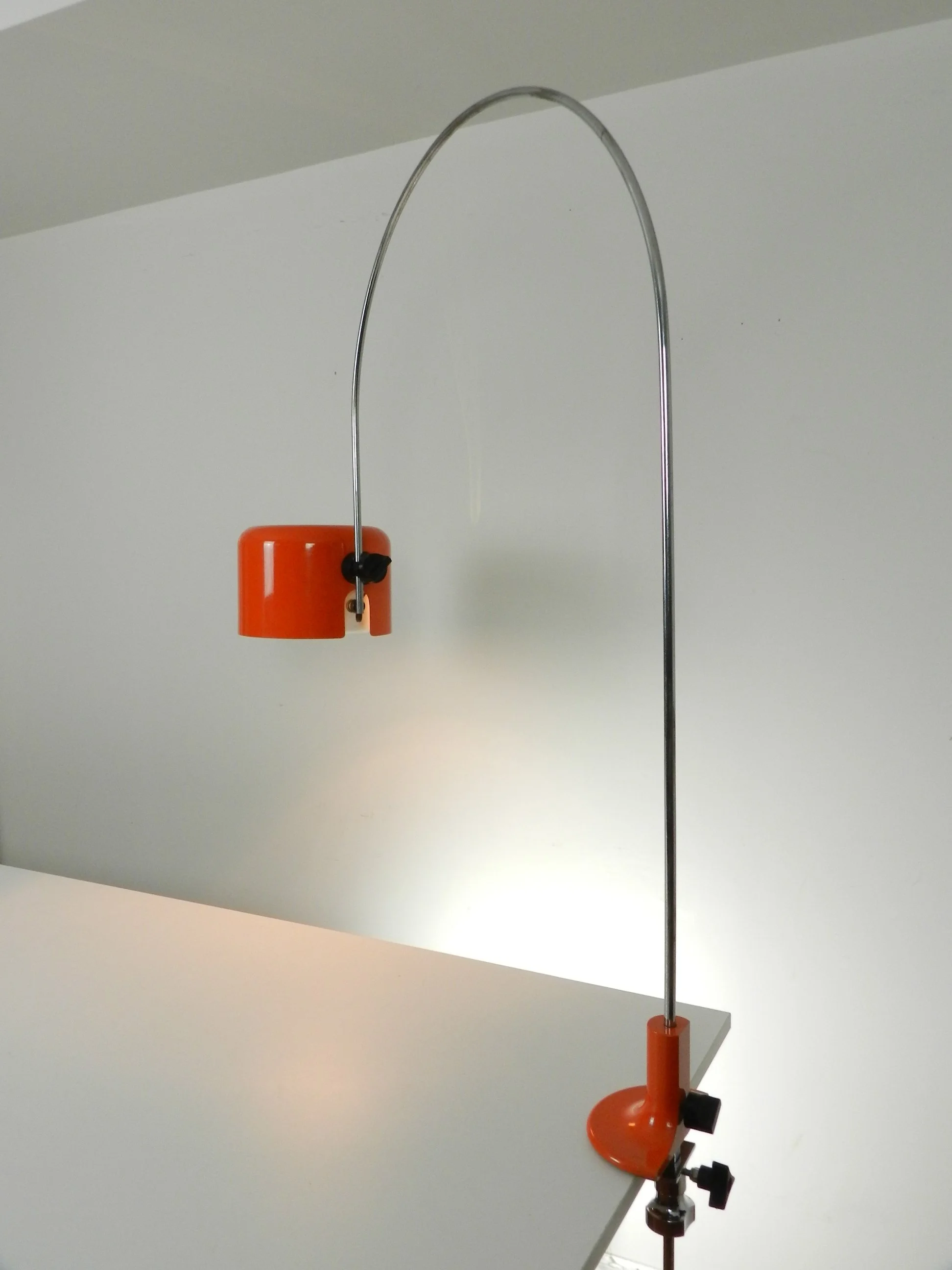 “Coupe” articulating clamp table lamp designed by Joe Colombo for Oluce.  Milano, Italy, 1960s.