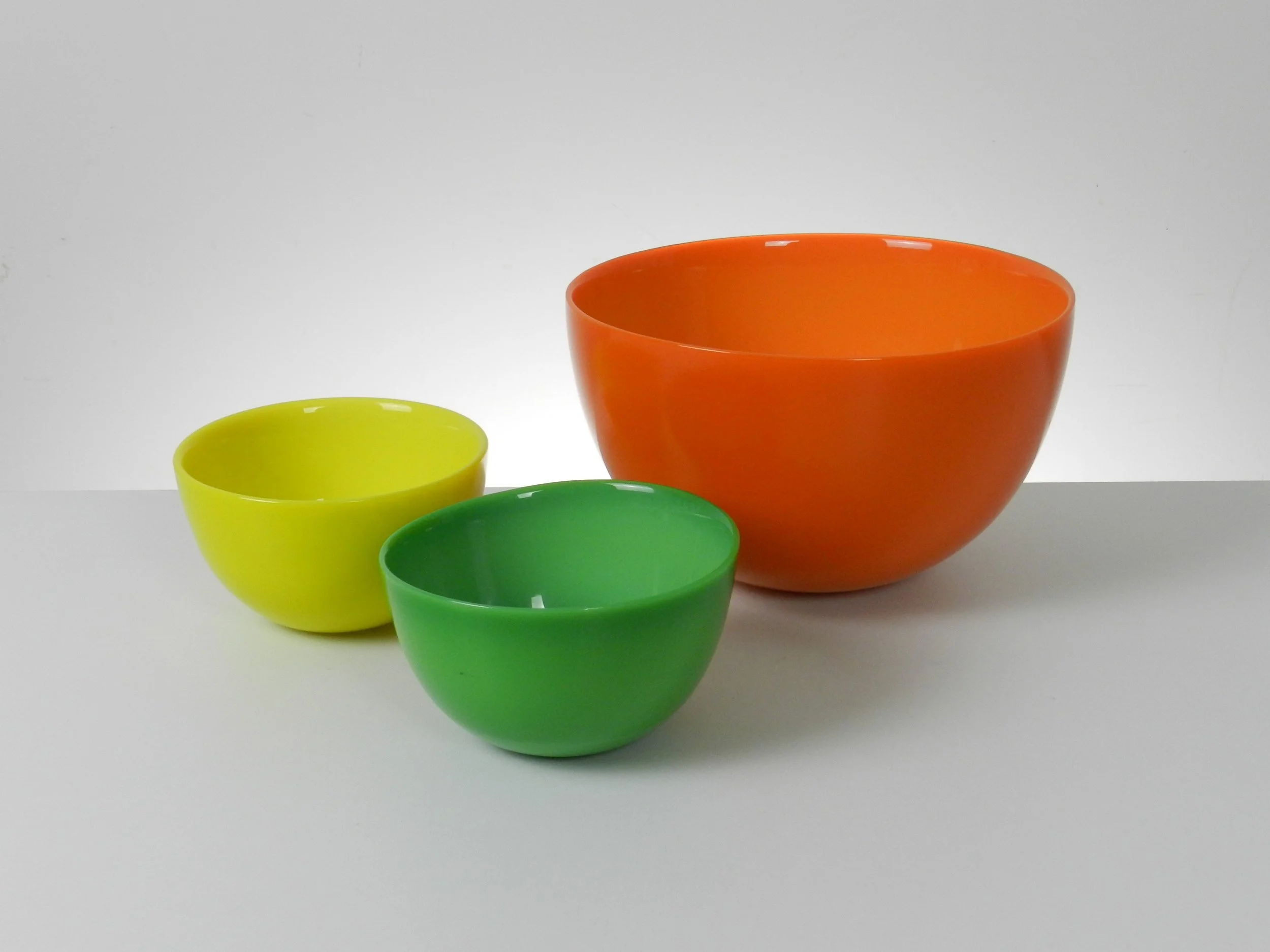 Set of 3 glass “Colora” bowls designed by Sven Palmqvist for Orrefors.  Sweden, 1960s.