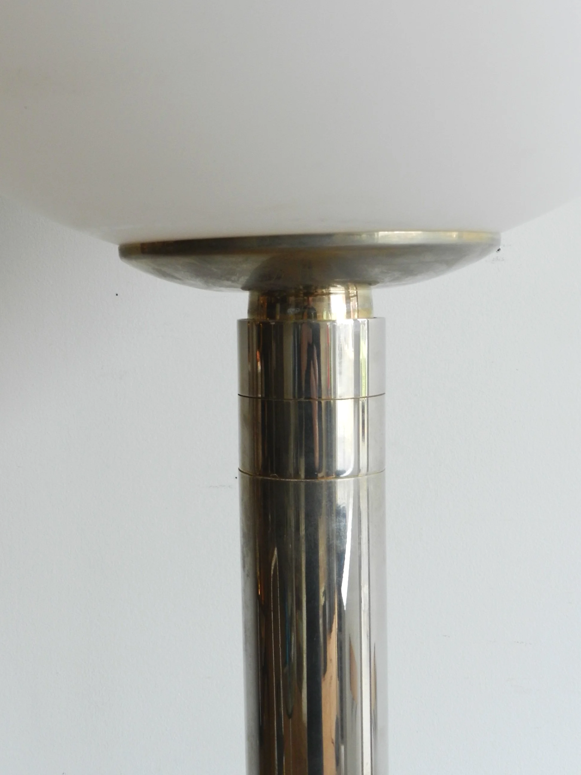 Pair of large modernist floor lamp attributed to Franco Albini, Franca Helg and Antonio Piva fir Sirrah. Italy, 1970s.