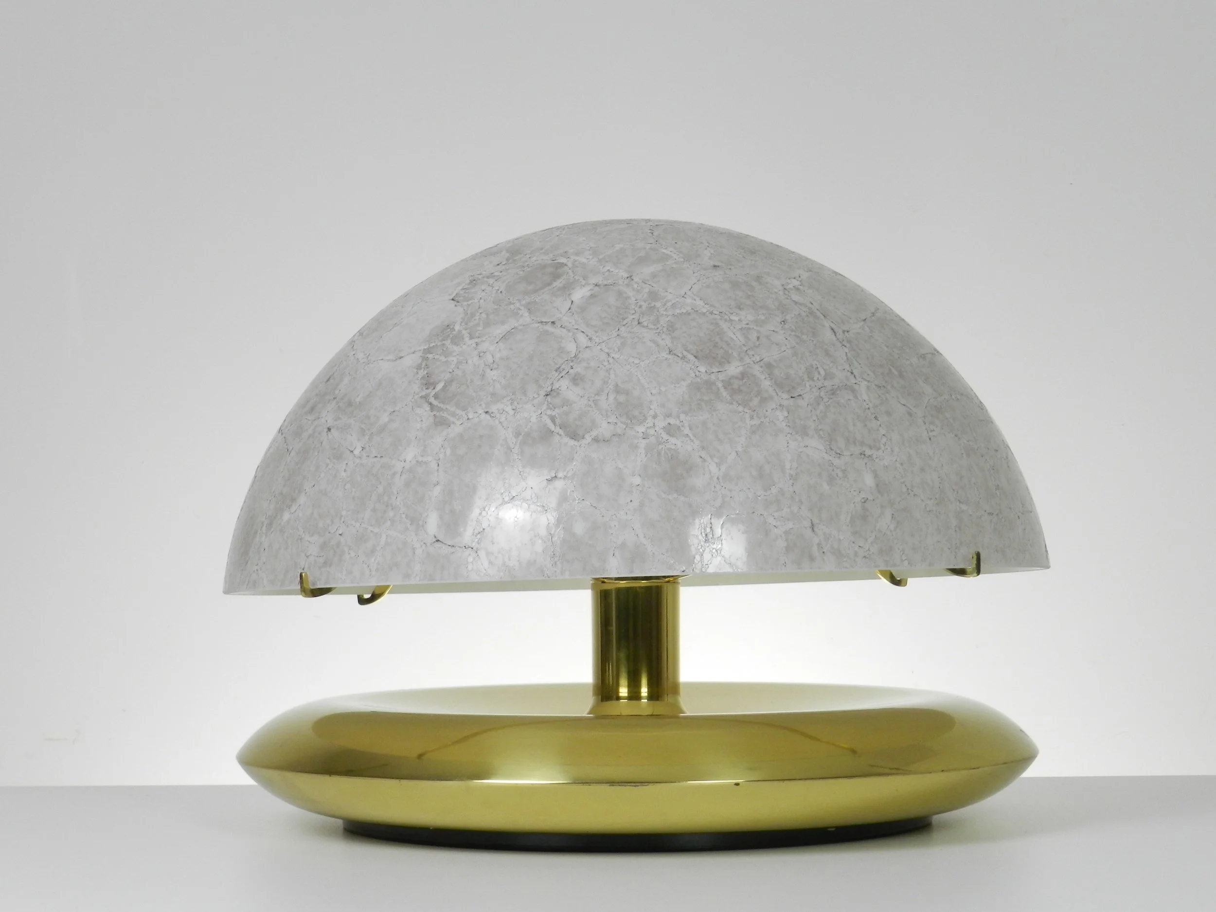 Murano glass lamp on brass base designed by Ludovico Diaz de Santillana for Venini.  Italy, 1970s.