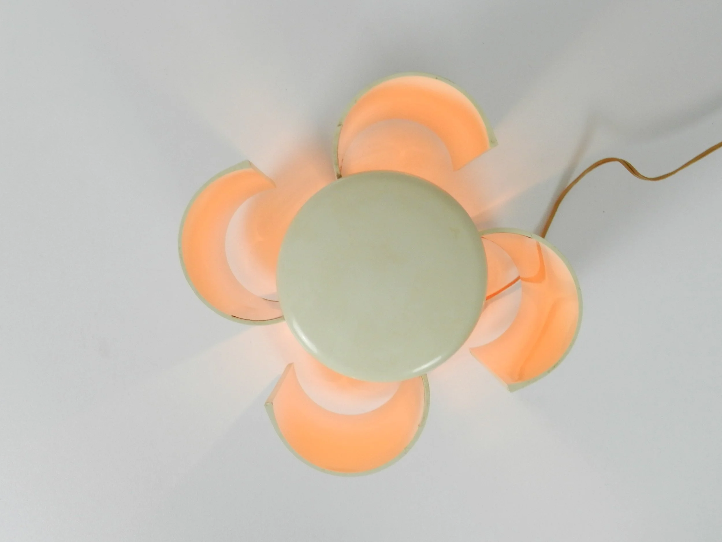 Plastic lamp with curved louvres designed by Studio D. A. for Lamperti.  Italy, 1970s.