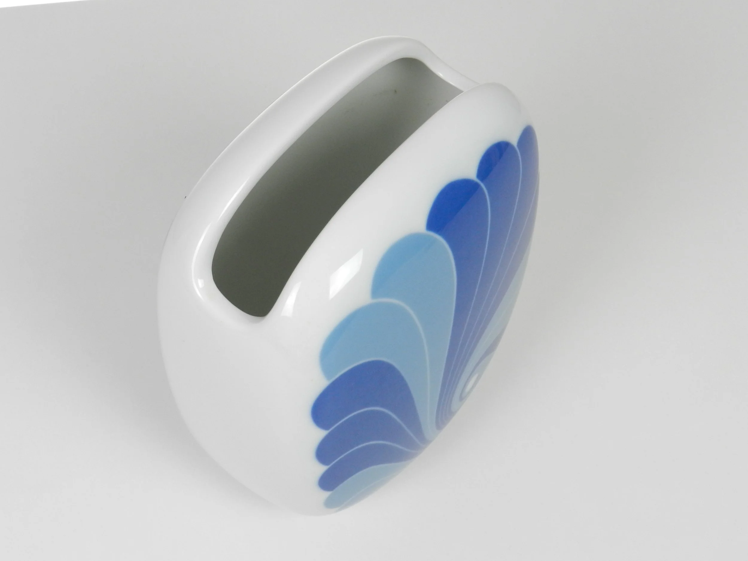 Large pop art Rosenthal Studio Linie porcelain vase. Form designed by Wolf Karnagel with decoration by Rosemunde Nairac.  Germany, 1970s.