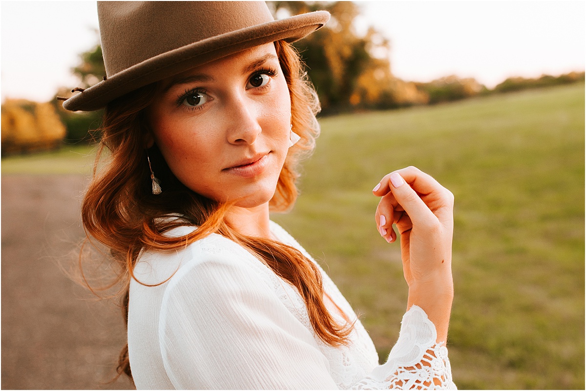 Lily | Senior Session :: Ever Glades Farm, Kansas City, MO :: Missouri Portrait Photographer | Teri Ann Forck