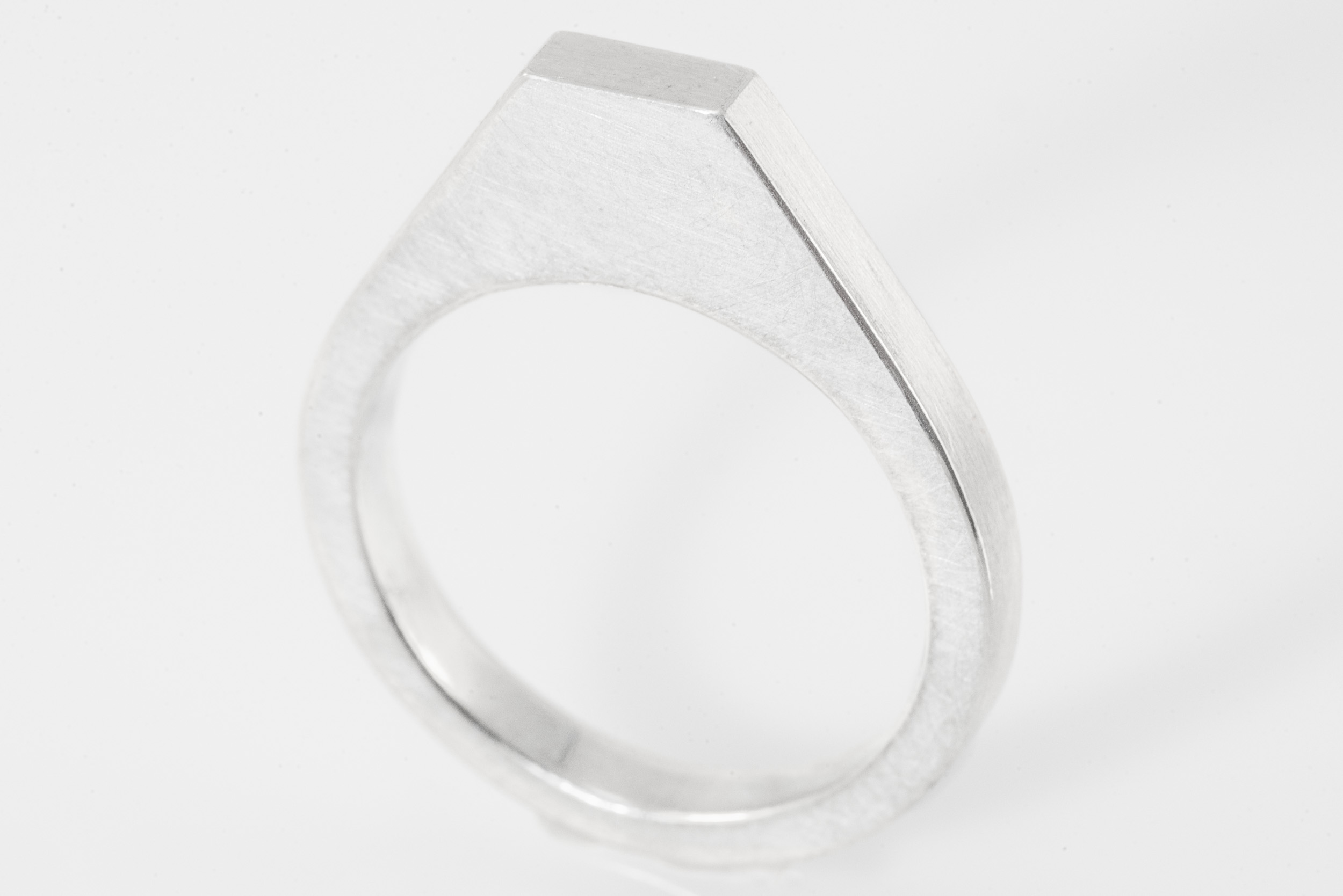 Narrow Tiffany Ring