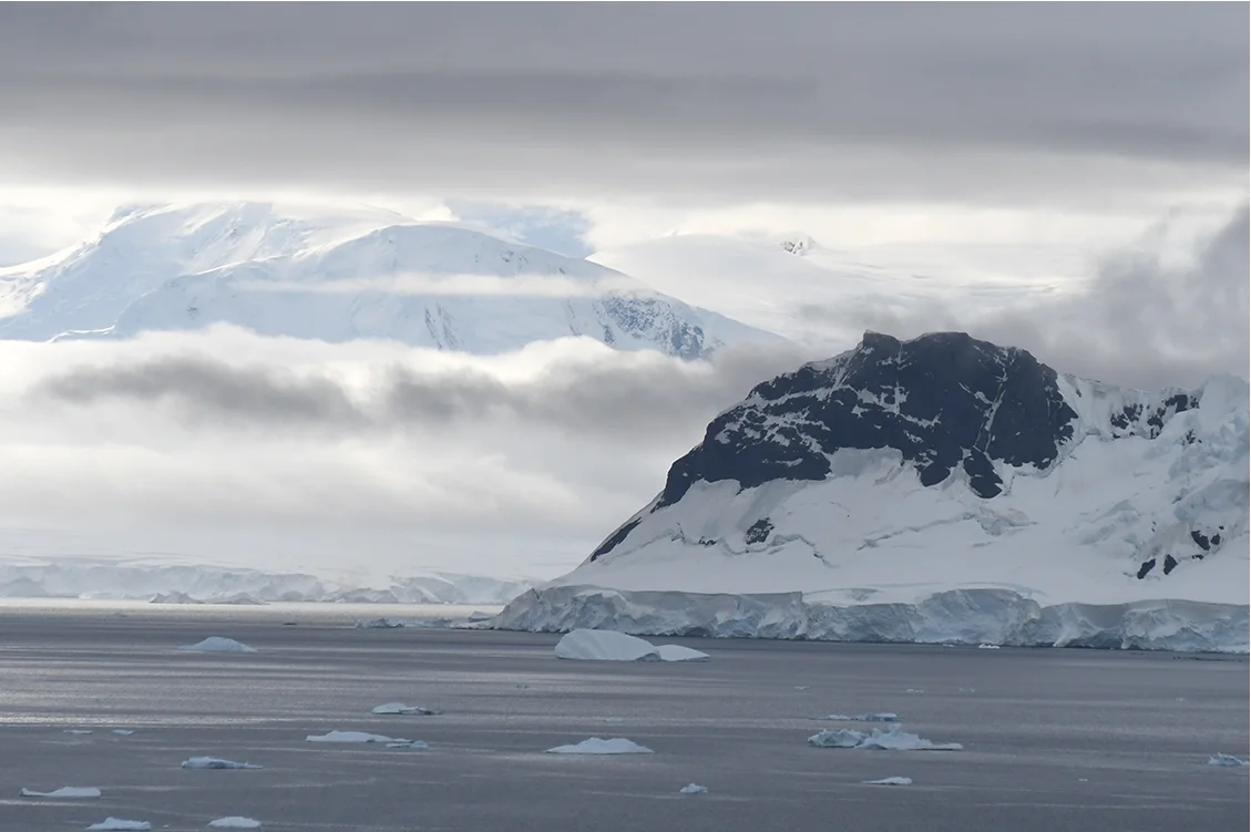 NA_Apr17_Antarctica_IMGComp05.jpg