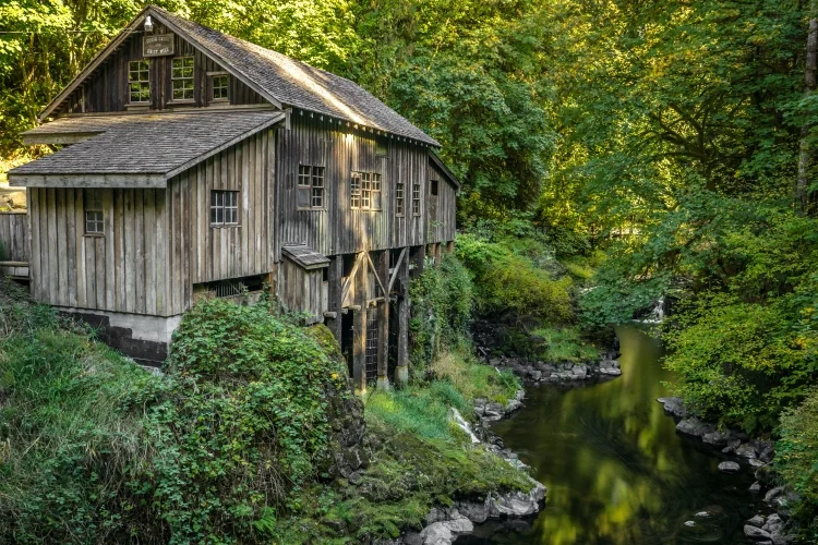 ~~~~The Cedar Creek Grist Mill~~~~