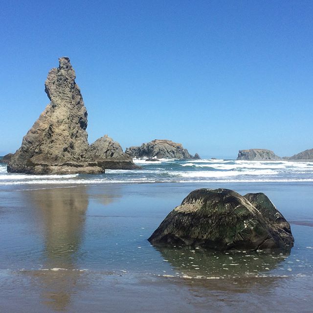 The Wizard's Cap at Bandon on the Oregon Coast. 
Gorgeous. 
Thank you very much for viewing my work, and thank you VERY MUCH for more than 2.1 MILLION views on my Flickr account.  That&rsquo;s unbelievable!! I really very much appreciate all the posi