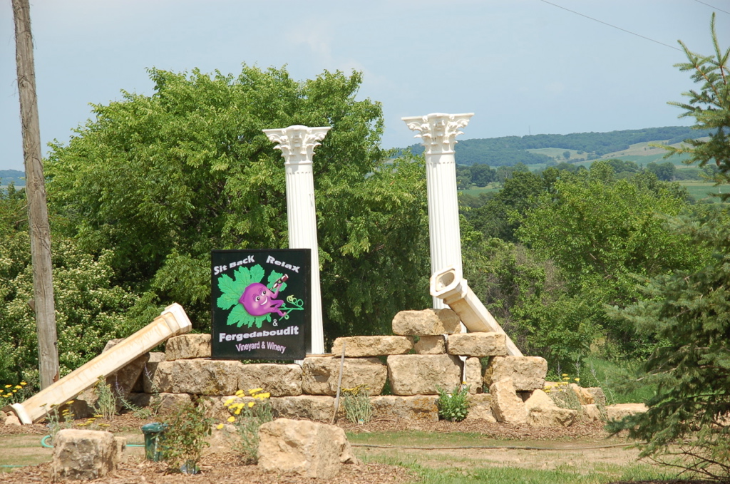 Fergedaboudit pillars.png