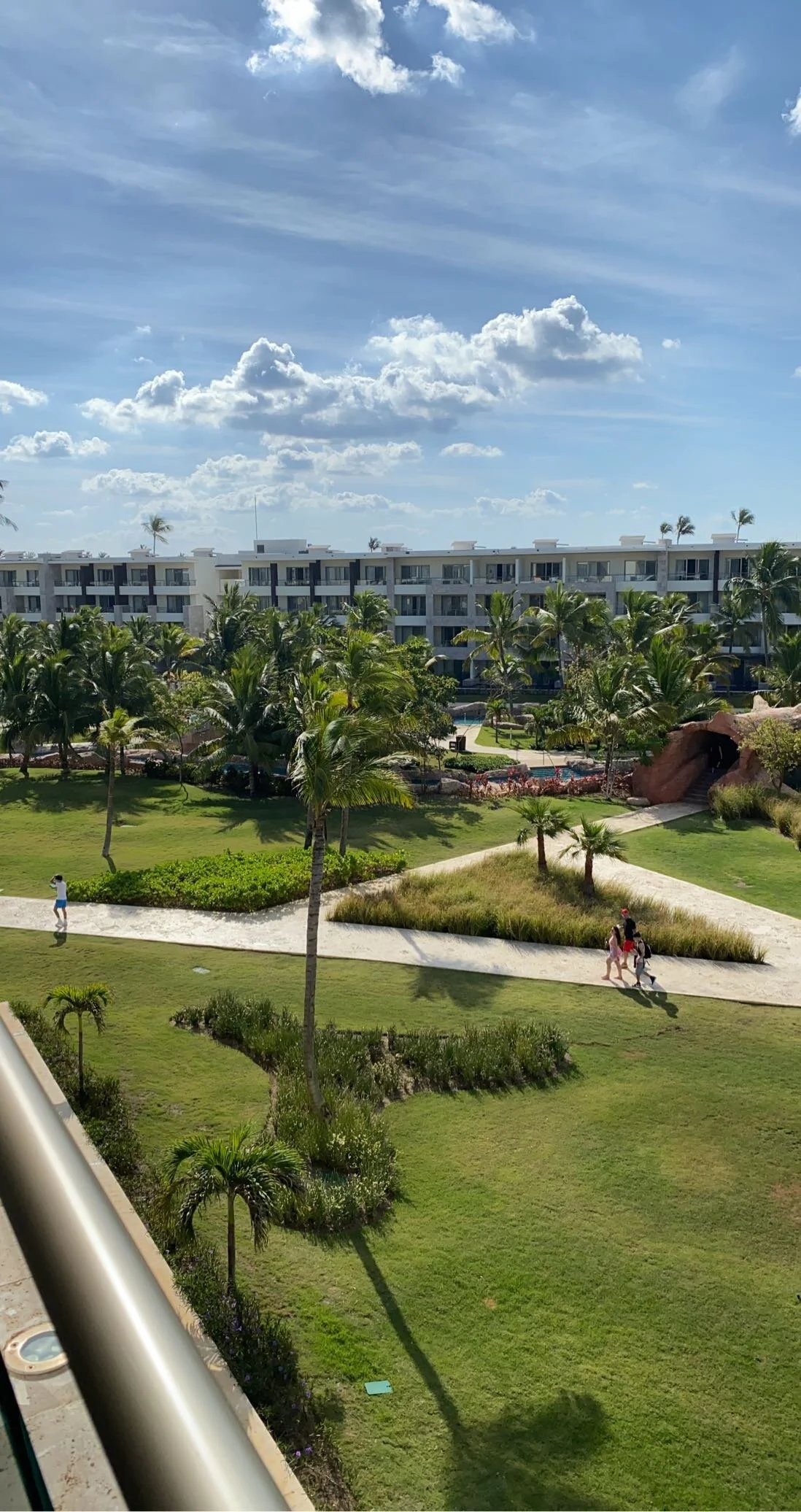 TIPS FOR TRAVELING SOLO