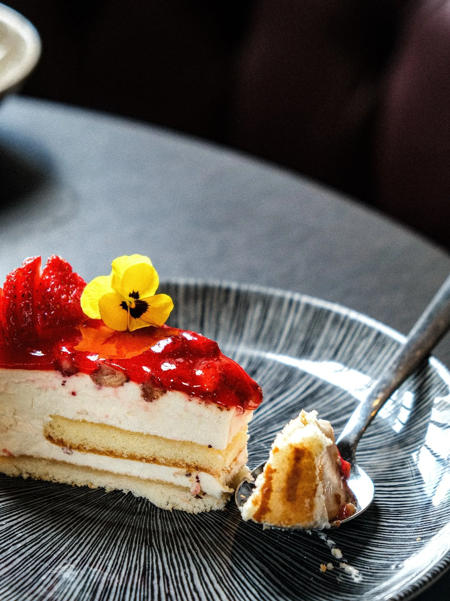 A slice of the best 🤌🏼🤤 our torta del giorno. 

#amaronebath #italianfood #bathuk #restaurantsinbath #cityofbath #italy #italianrestaurant #theatreroyalbath