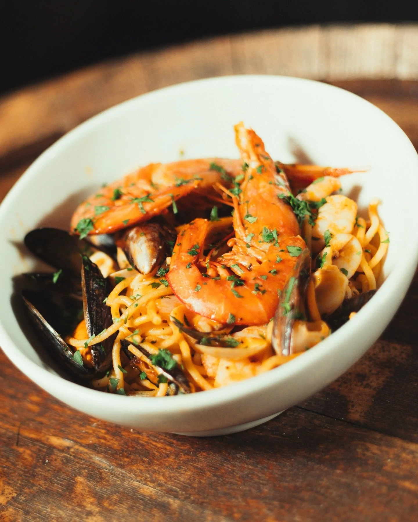 Spaghetti ai frutti di mare.

Fresh seafood, rich tomato, perfectly cooked pasta.

Amarone Kitchen, Bath.

#Bath
#BathFood
#BathRestaurants
#ItalianFood
#seafoodpasta