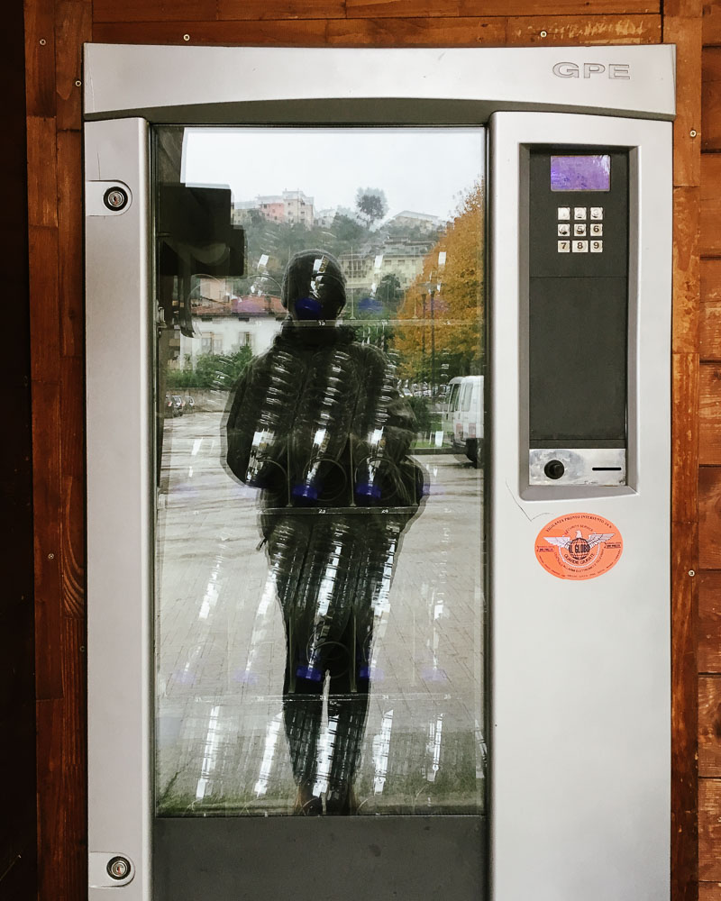 Unpasturised milk vending machine