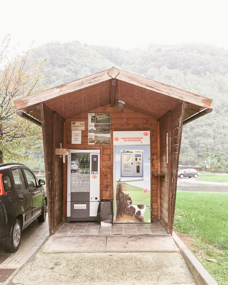 Italian unpasturised milk vending cabin