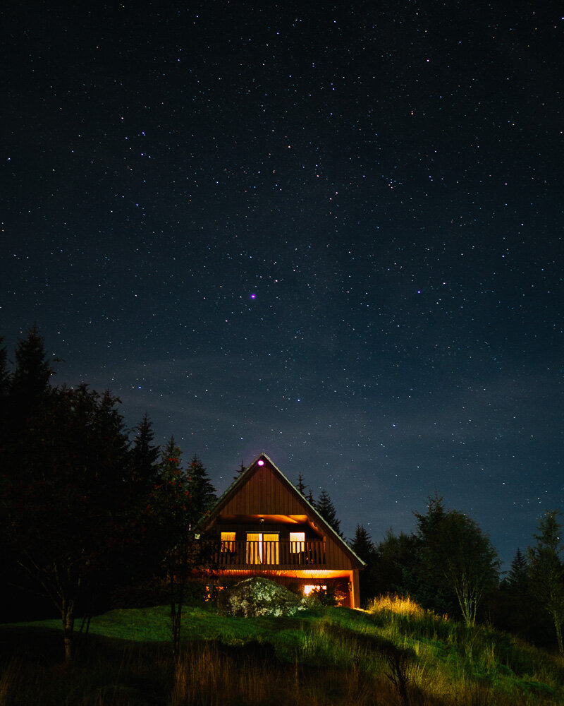 the nights sky over the lodges at Portnellan