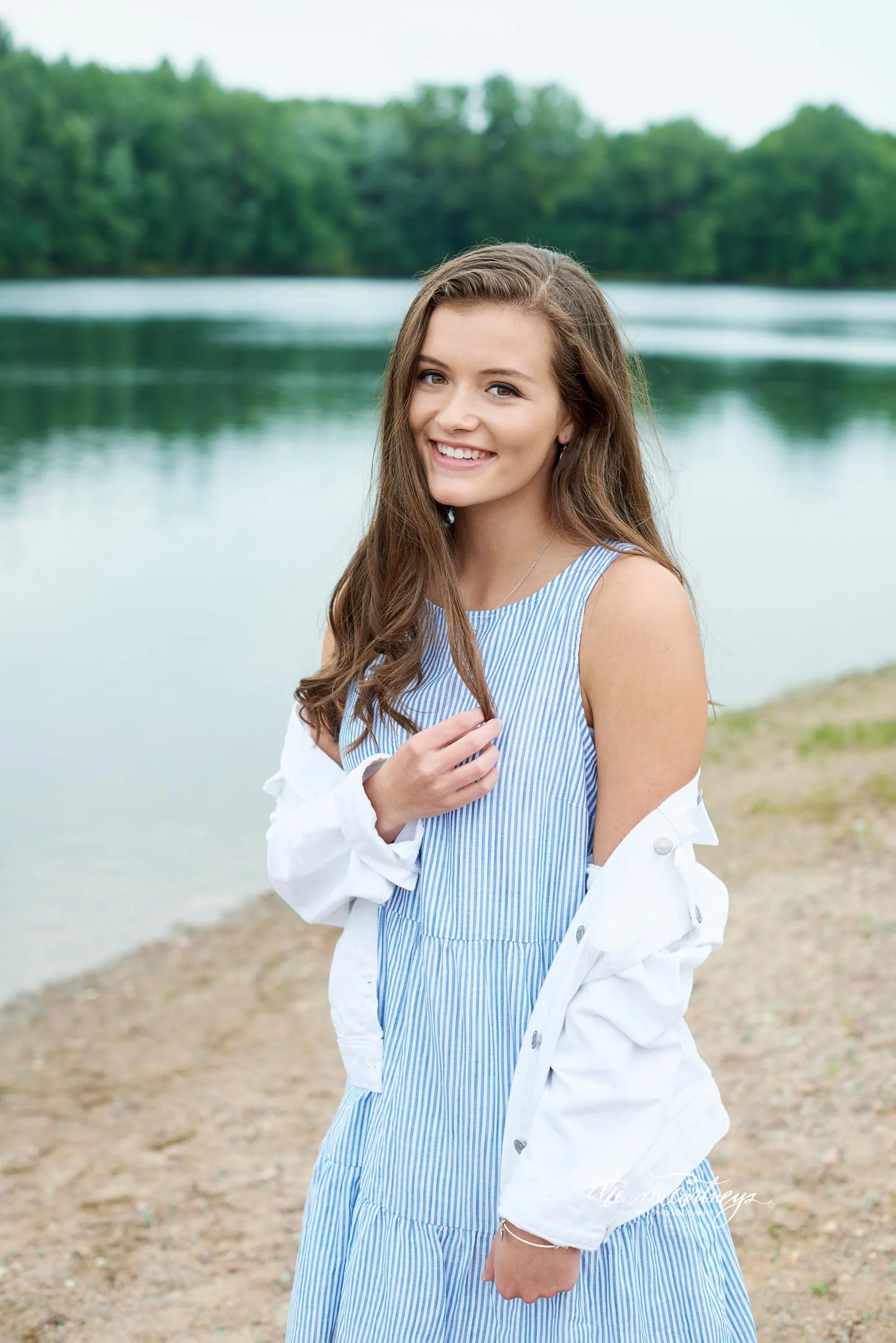 wausau-senior-portraits-waterfront-16.jpg