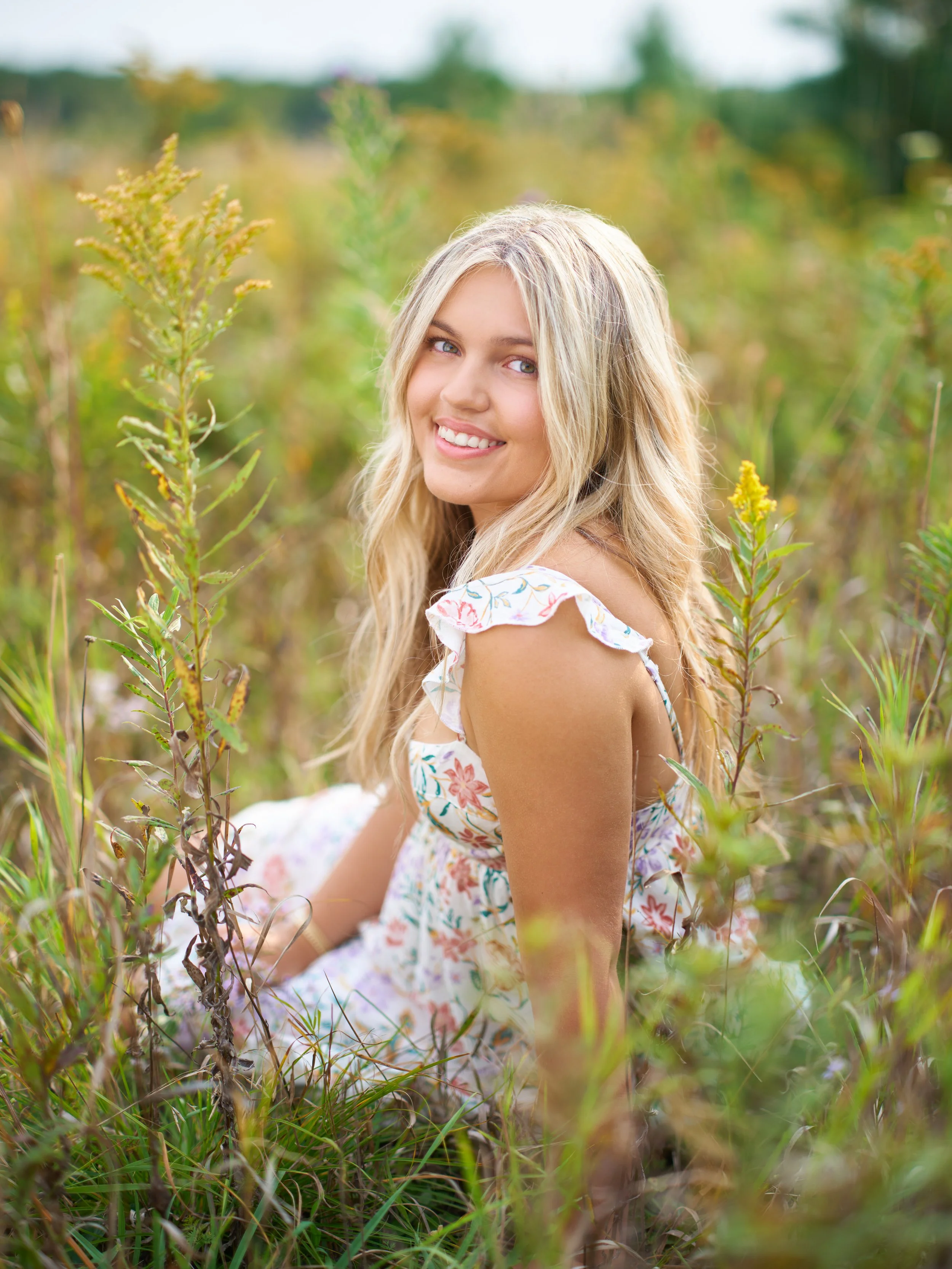 wausau-senior-photographer-field-portraits
