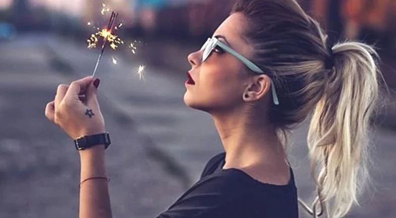 12 Reasons Why Women Who Wear All Black Are Unapologetically Sassy