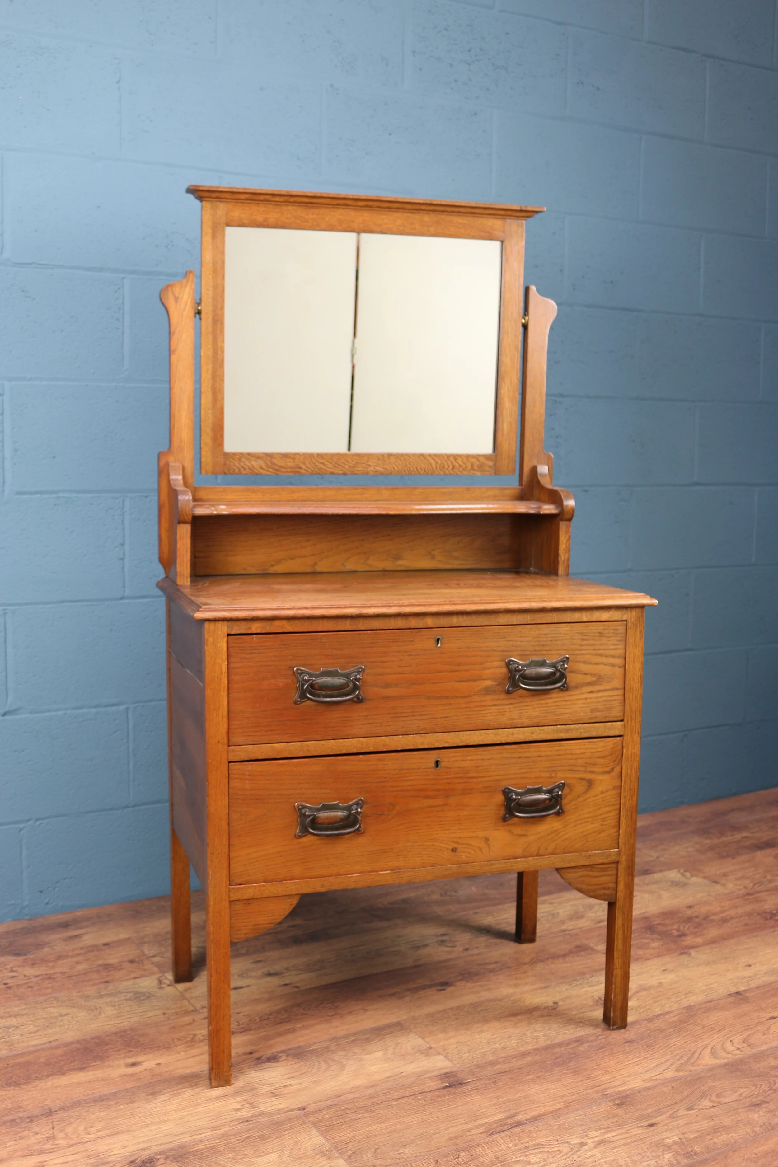 Arts and crafts dressing table