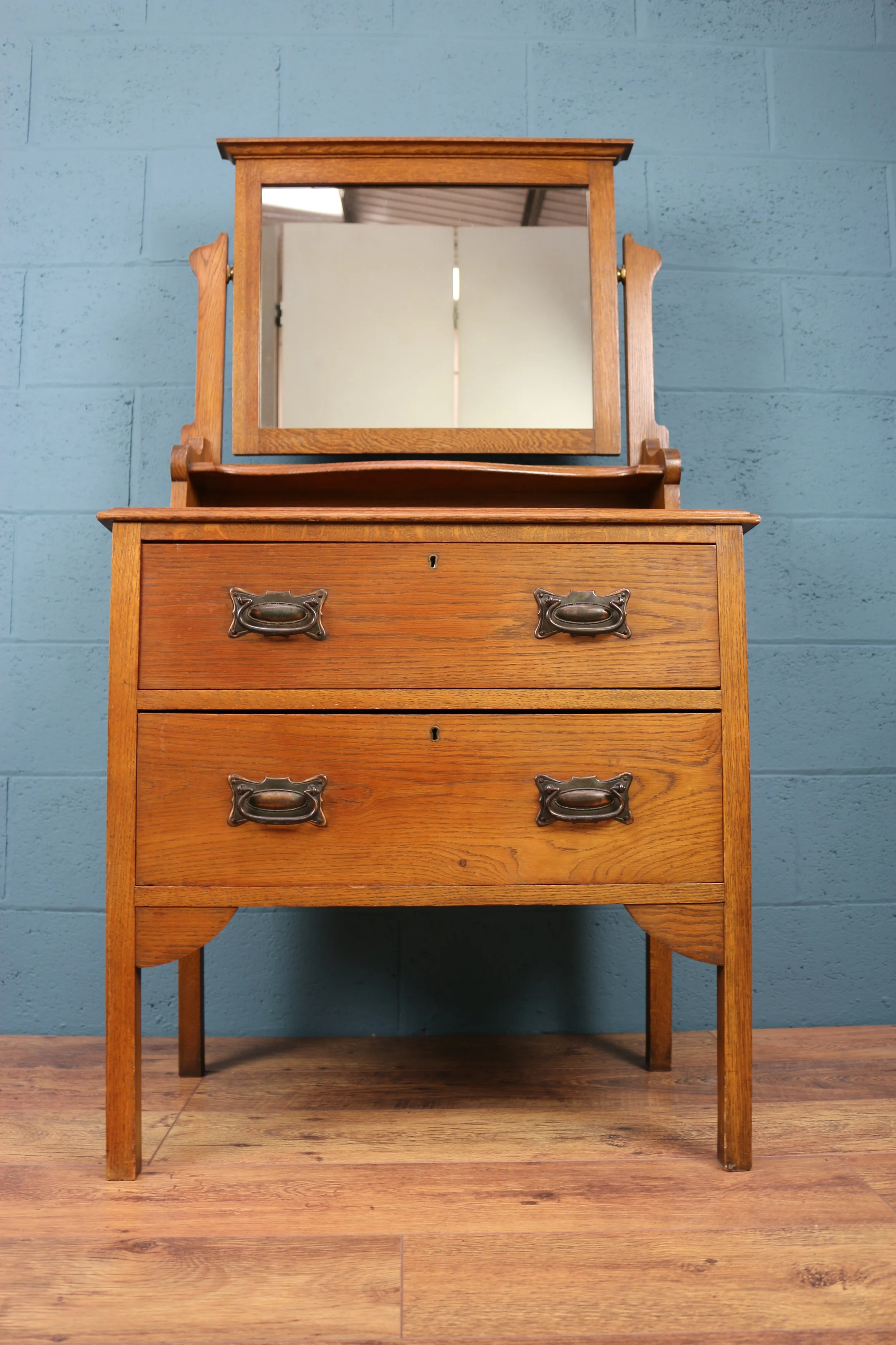 Arts and crafts dressing table