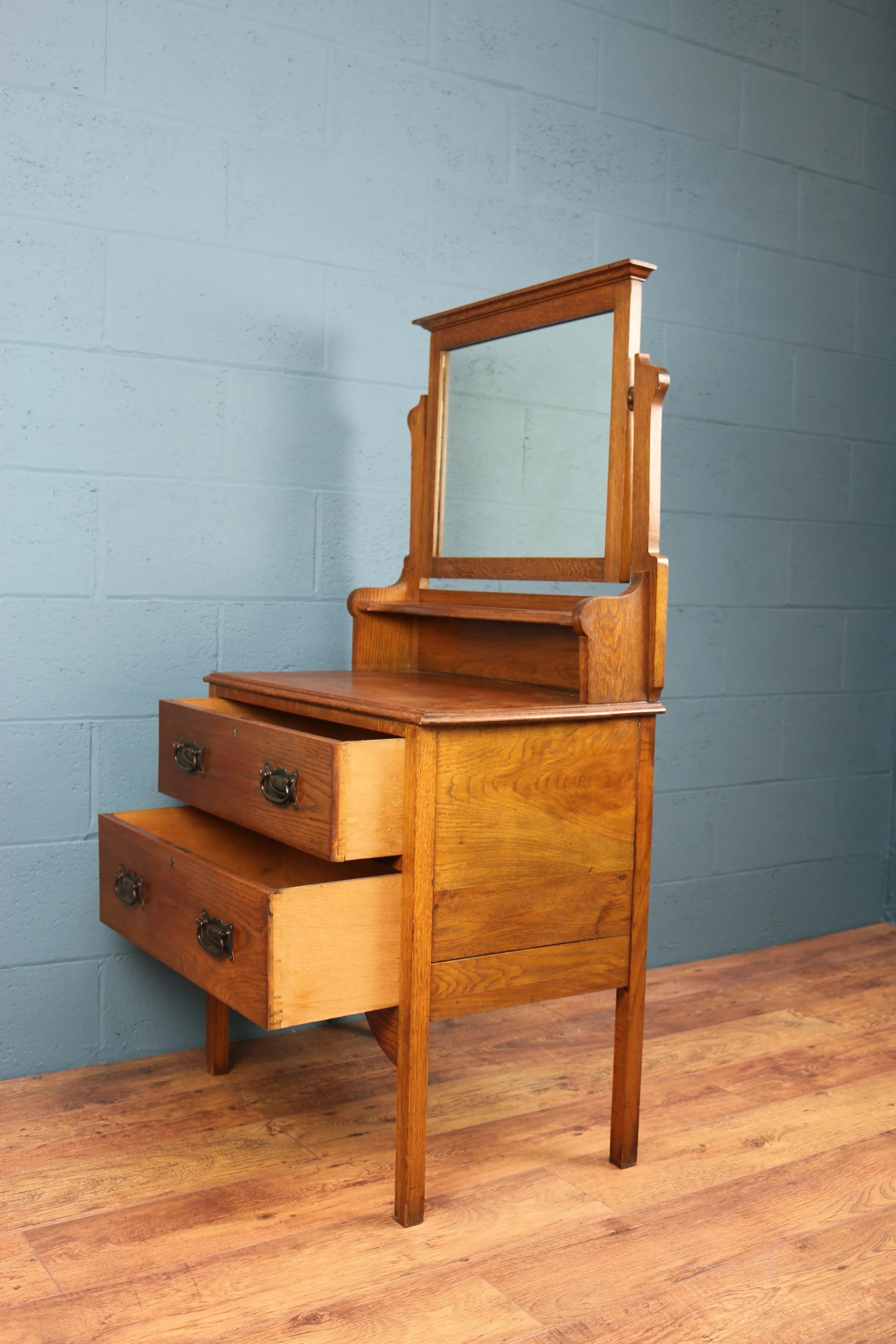 Arts and crafts dressing table