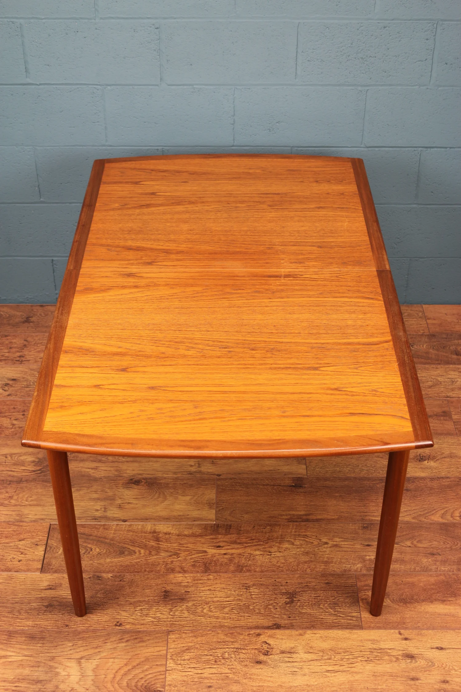 G-Plan extending dining table (4397) by E. Gomme
