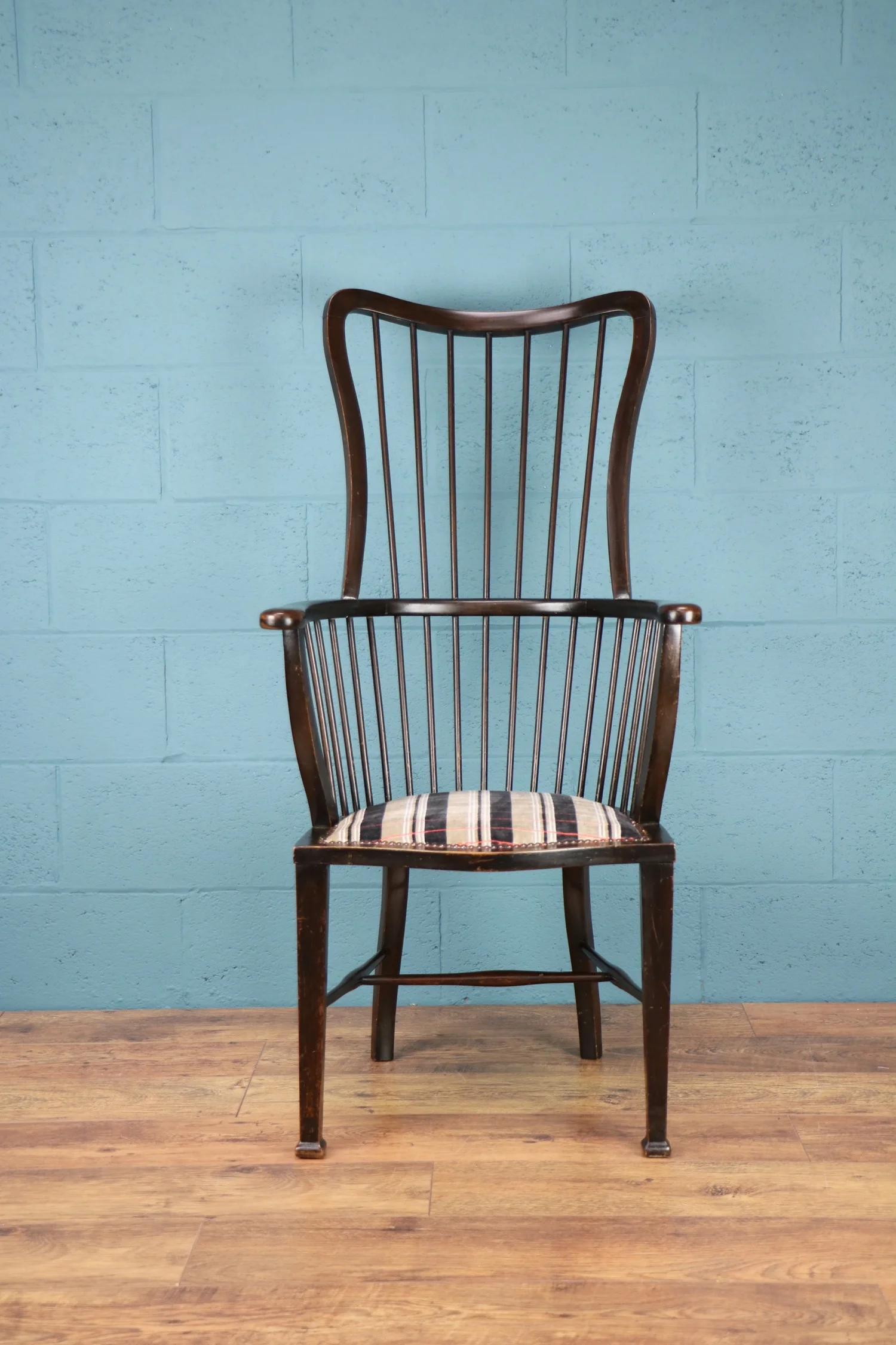 125 Windsor Style chair - 1 of 7.jpg