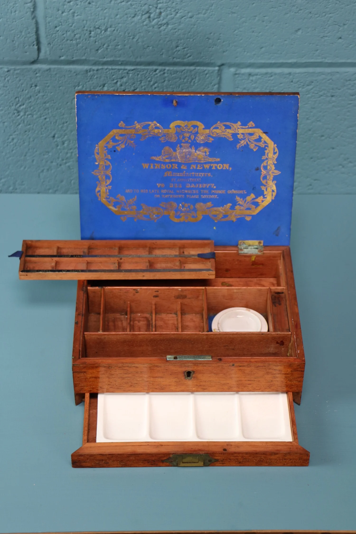 Winsor and Newton artists box